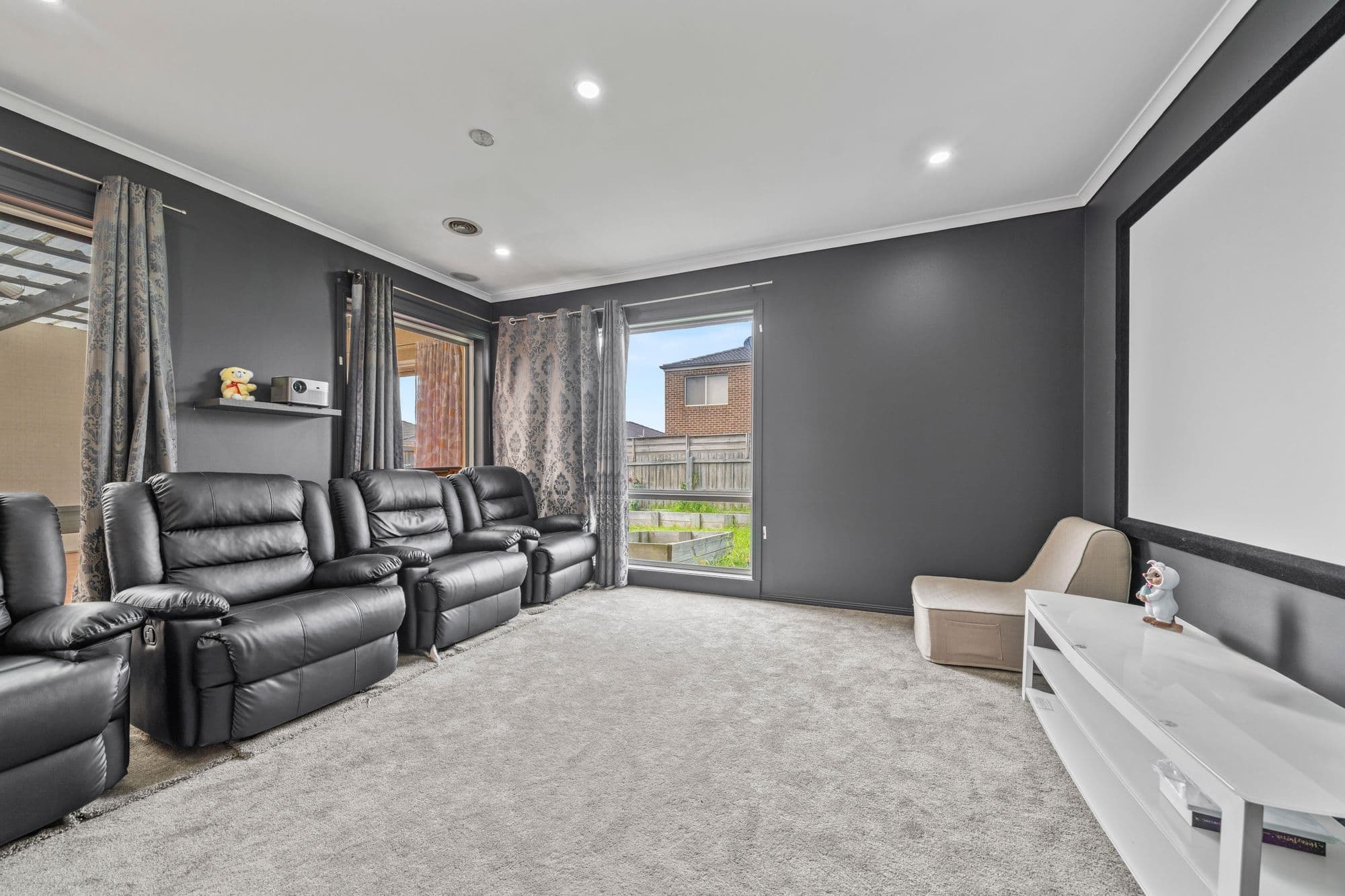 11 Dairyman Place, Calderwood, Calderwood - Thumbnail 8