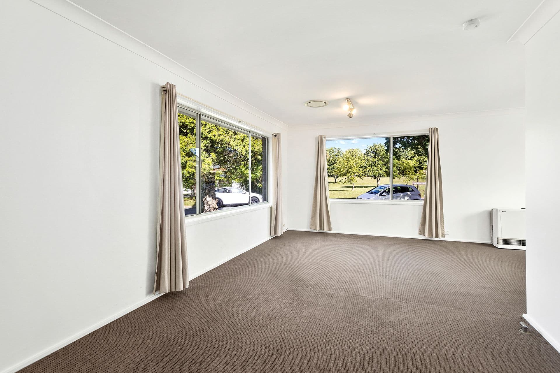 1 Lennox Crescent, Moss Vale NSW 2577, Moss Vale - Thumbnail 2