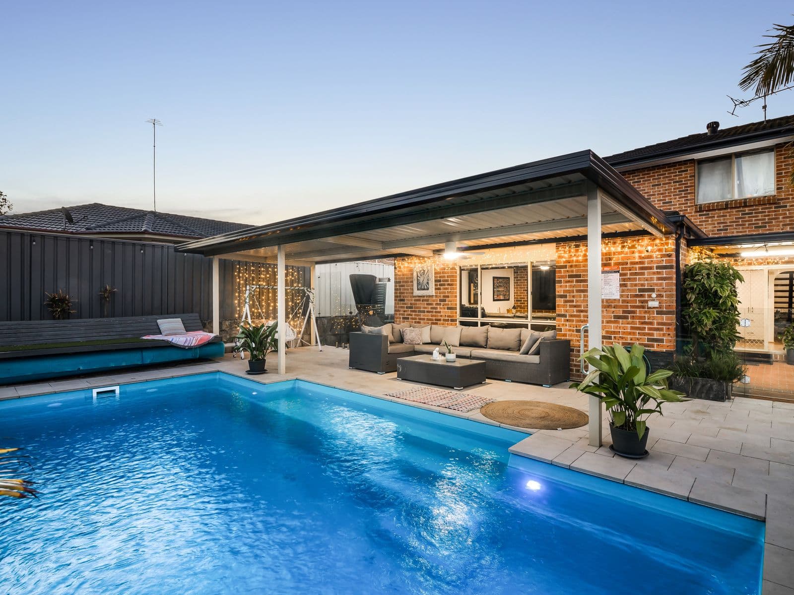 48 Thompson Crescent, Glenwood - Image 1