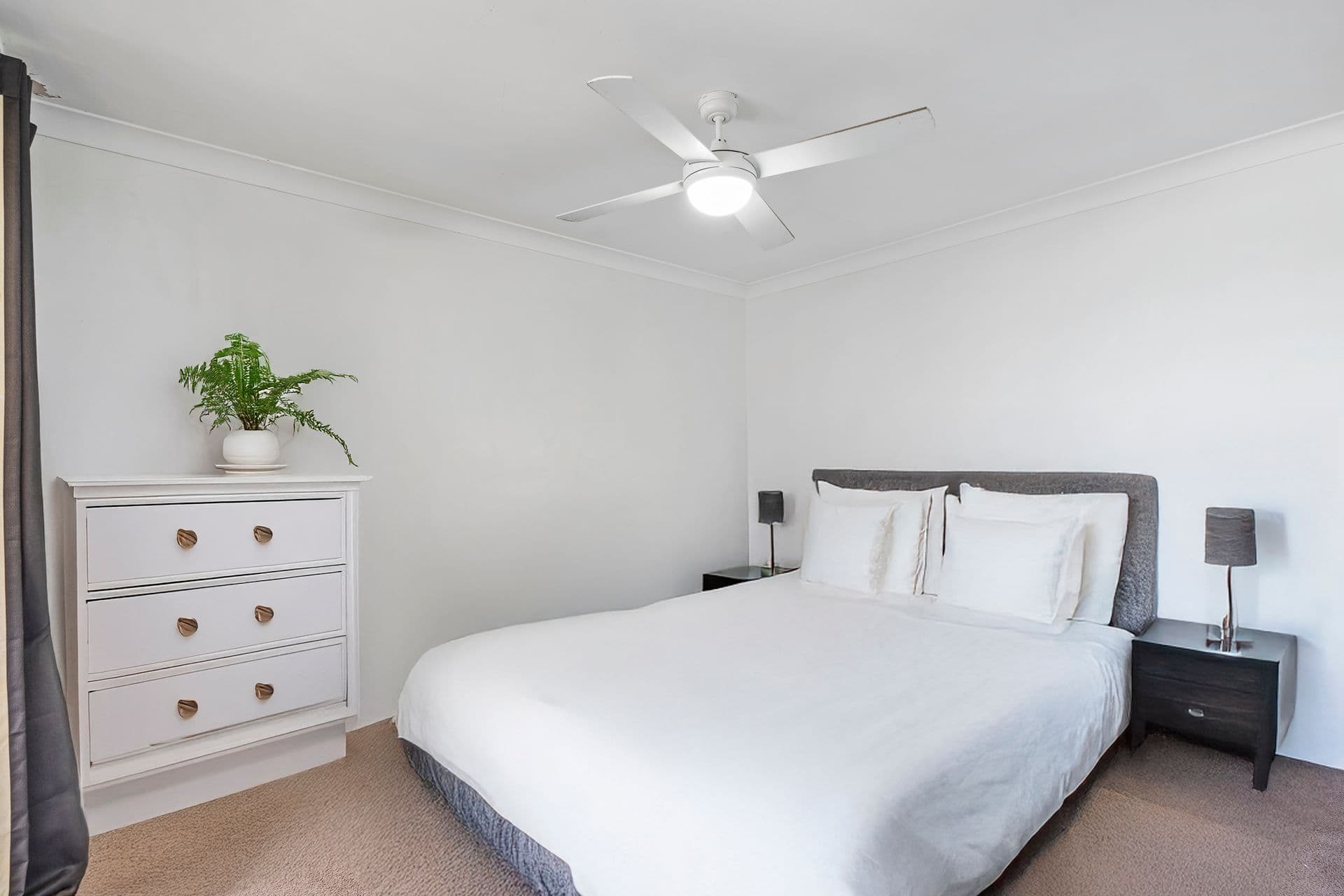 4 Milton Avenue, Paradise Point QLD 4216, Paradise Point - Thumbnail 7