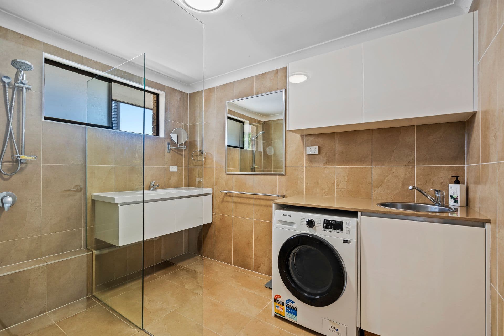 4 Milton Avenue, Paradise Point QLD 4216, Paradise Point - Thumbnail 8
