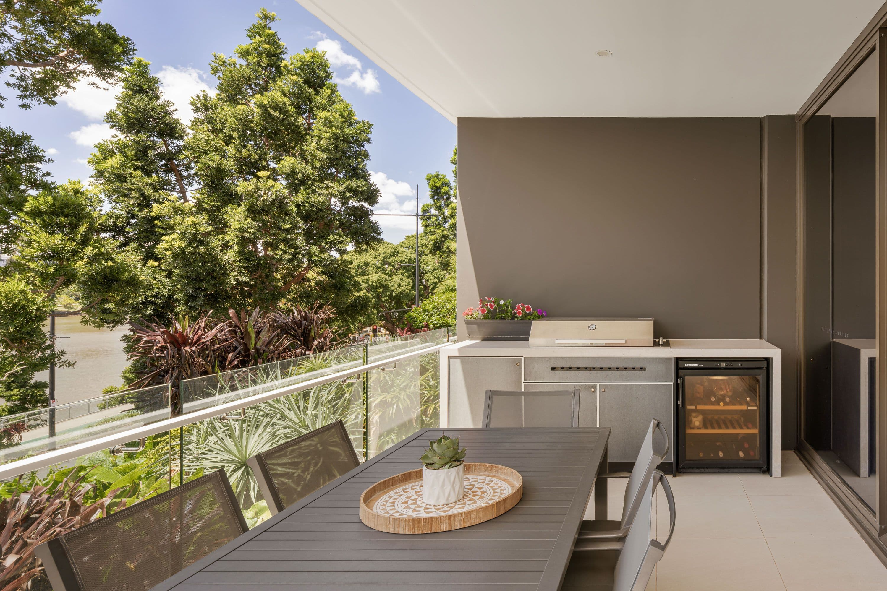 527 Coronation Drive, Toowong QLD 4066, Toowong - Thumbnail 3