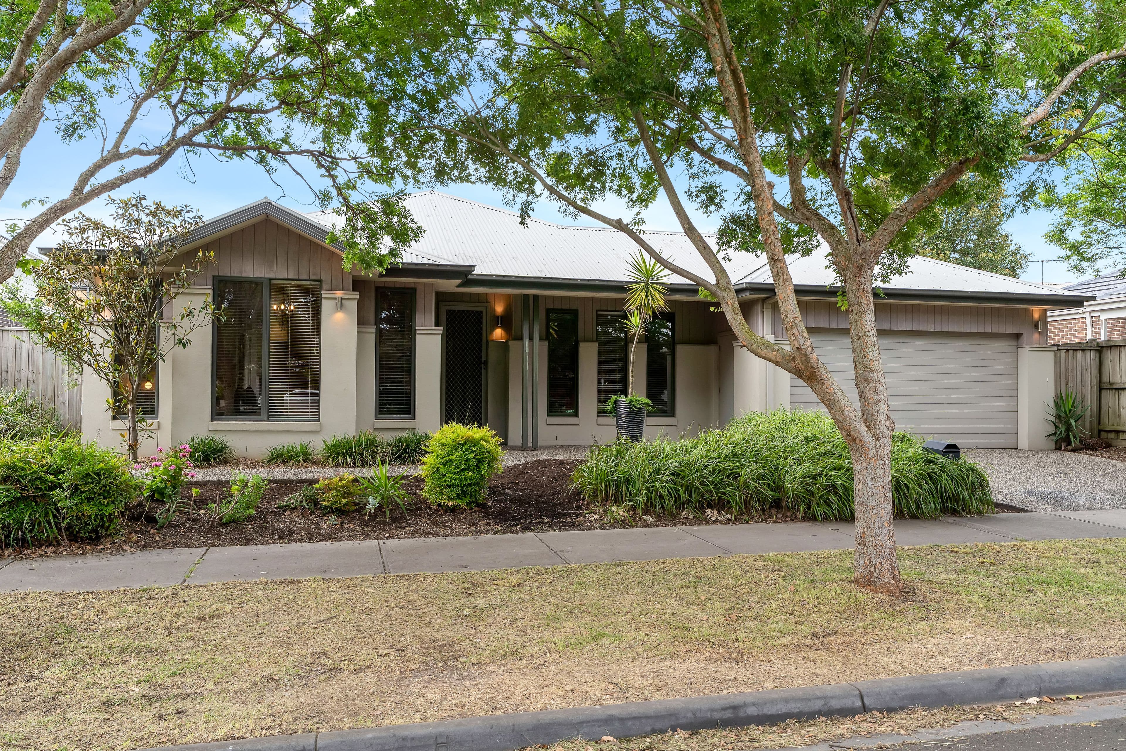5 Harrington Avenue, Craigieburn VIC 3064, Craigieburn - Image 1
