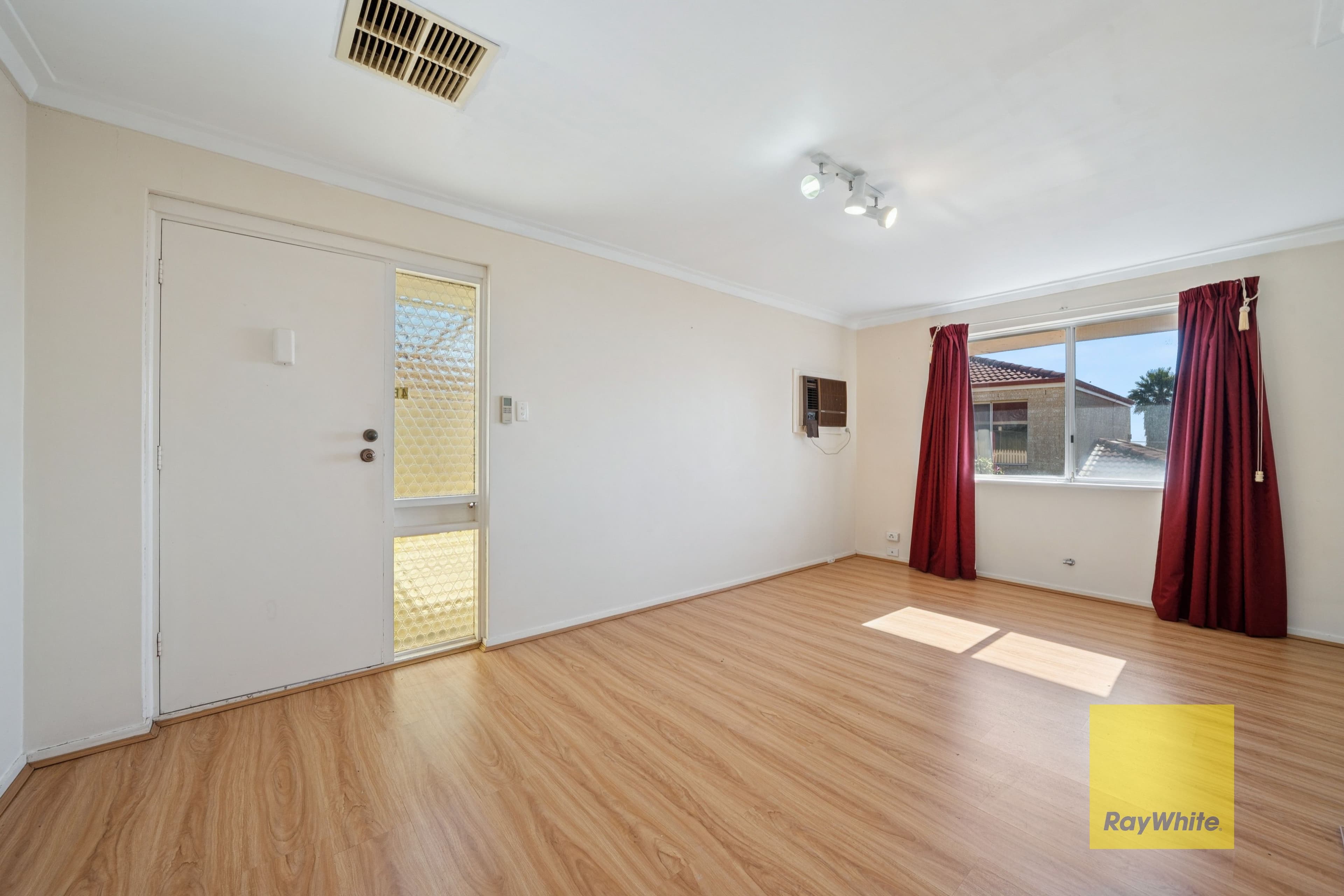 4B Griffiths Street, Kelmscott WA 6111, Kelmscott - Thumbnail 2