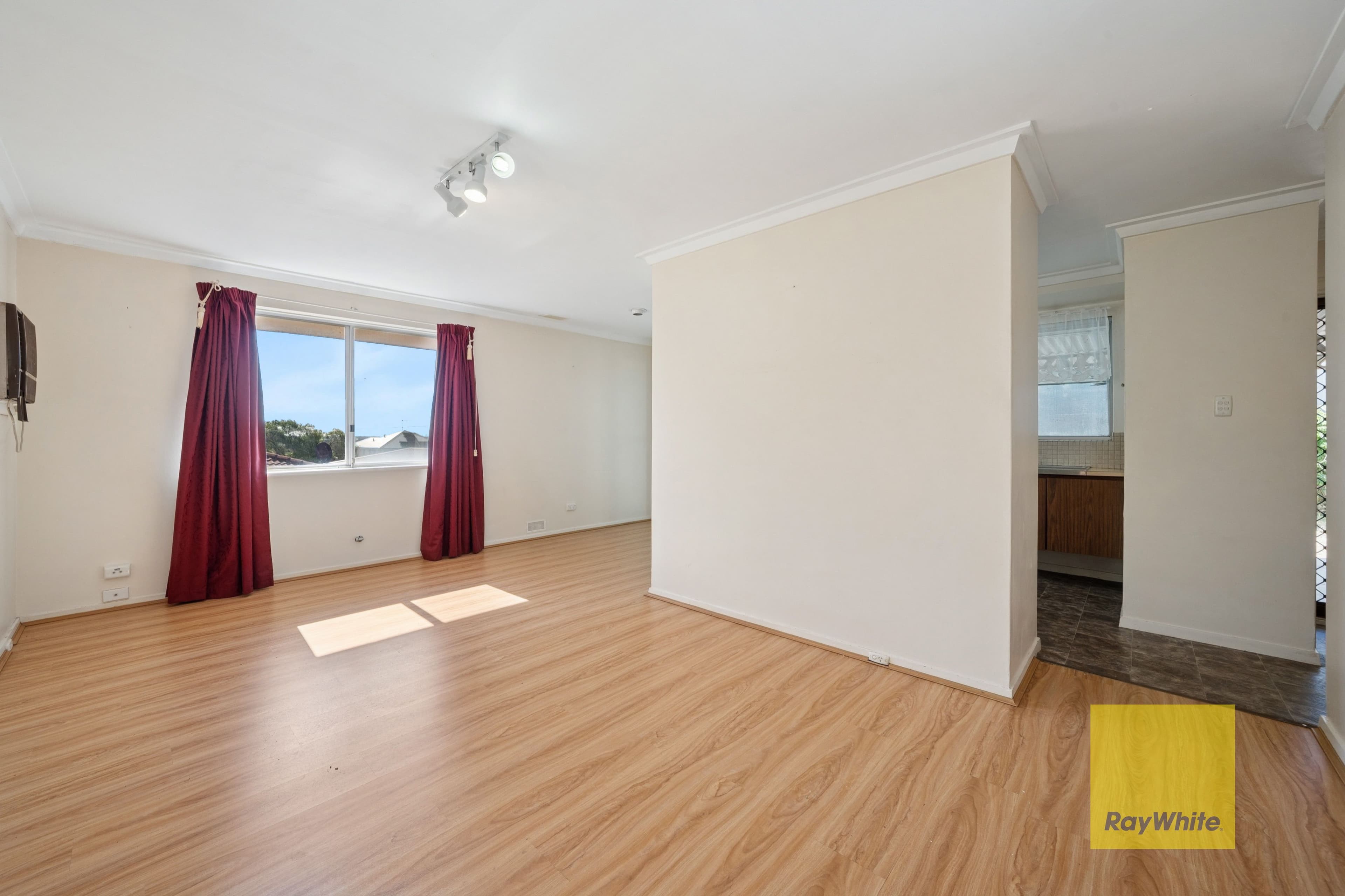 4B Griffiths Street, Kelmscott WA 6111, Kelmscott - Thumbnail 3