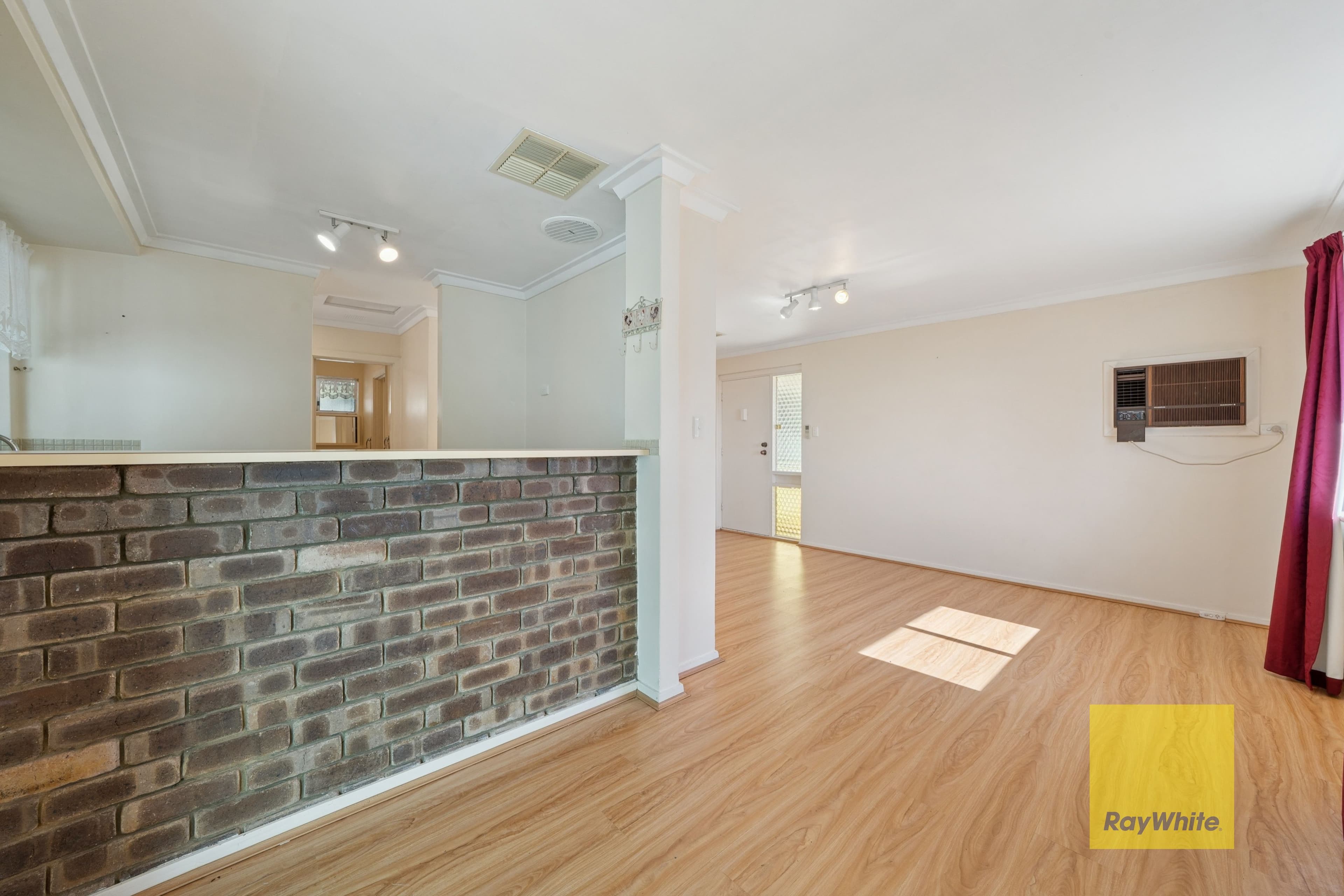 4B Griffiths Street, Kelmscott WA 6111, Kelmscott - Thumbnail 4