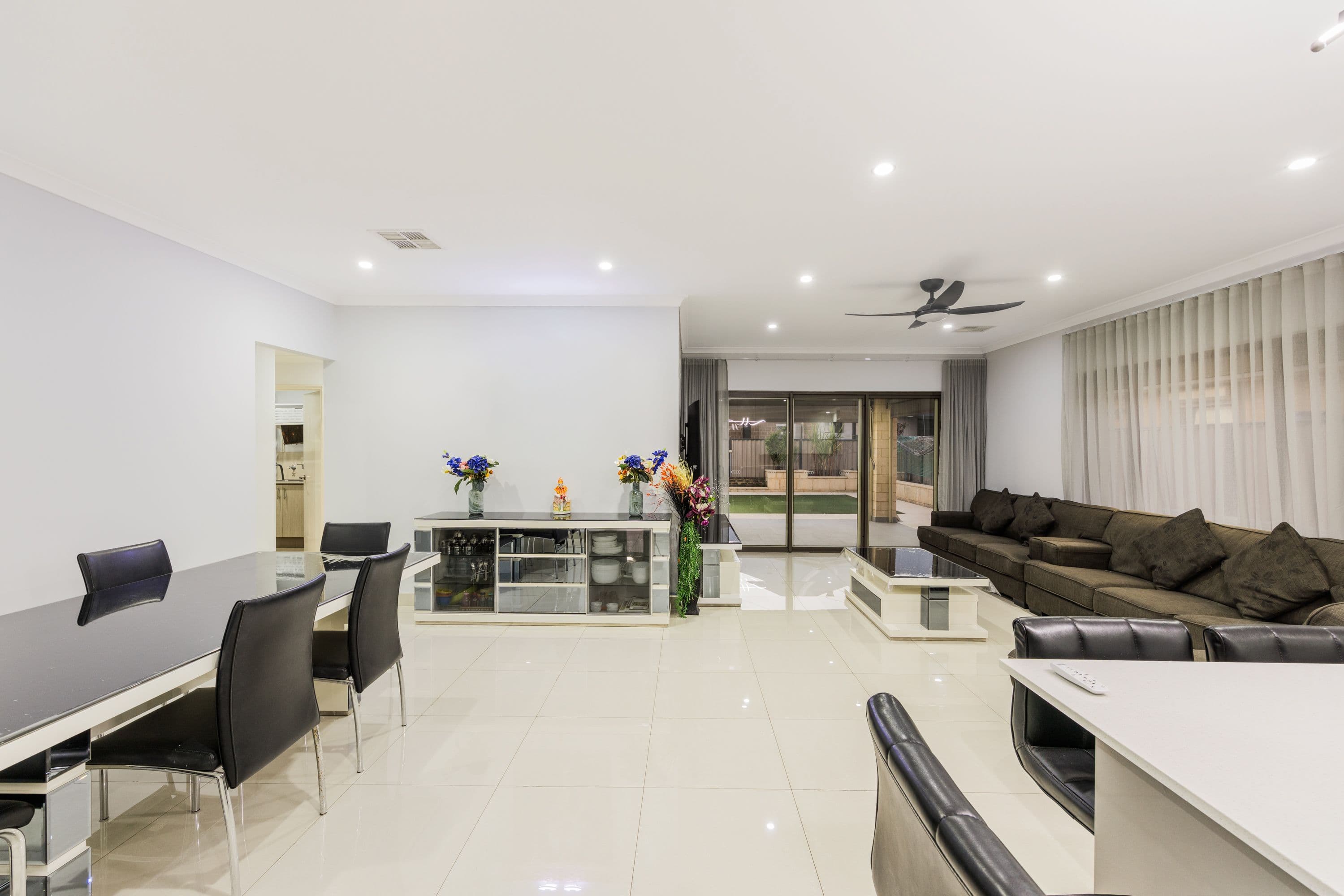 8 SOLINGEN Way, Piara Waters WA 6112, Piara Waters - Thumbnail 4