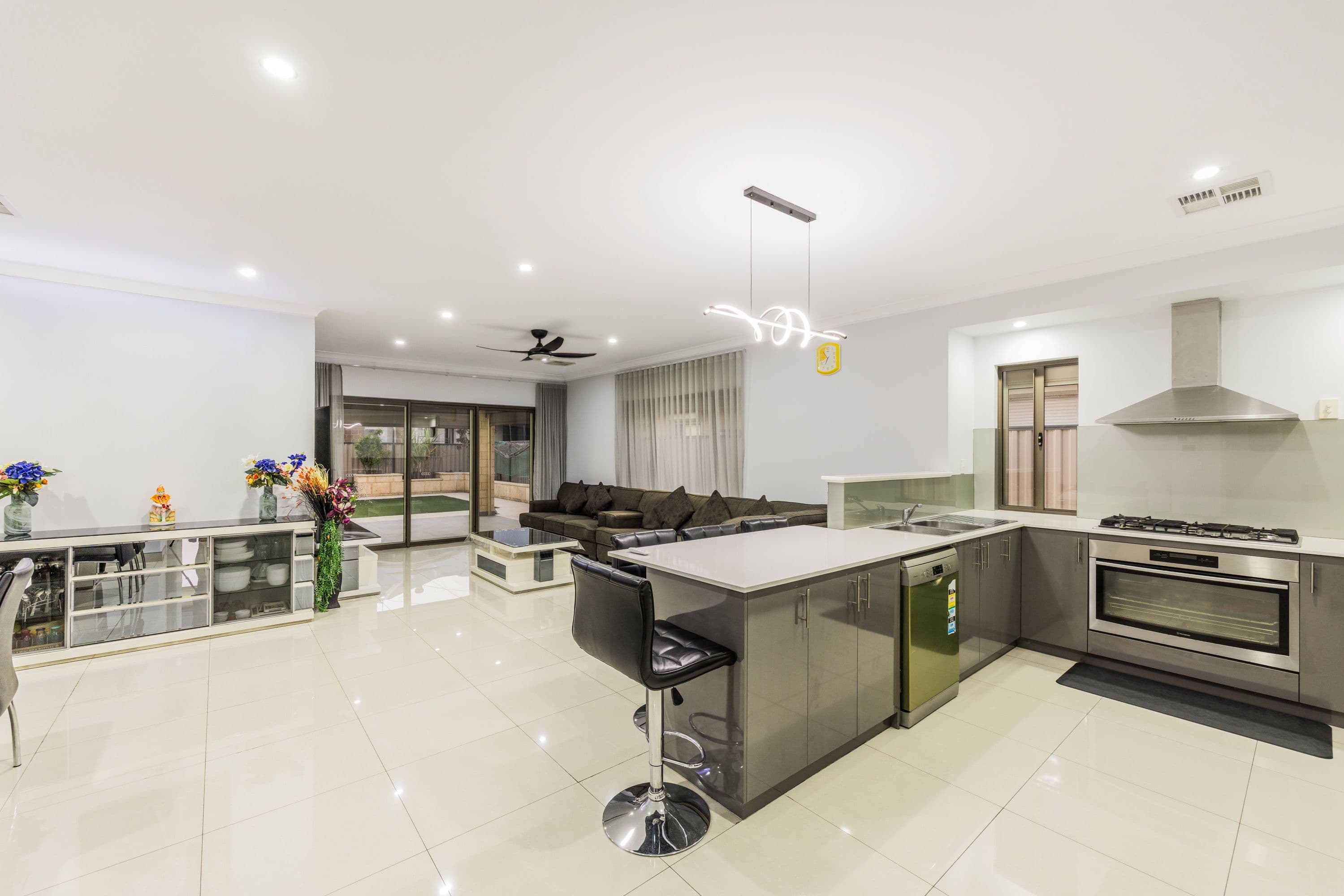 8 SOLINGEN Way, Piara Waters WA 6112, Piara Waters - Thumbnail 5