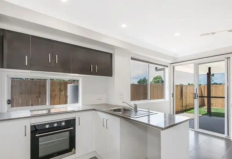 8 Radke Road, Bethania - Thumbnail 2