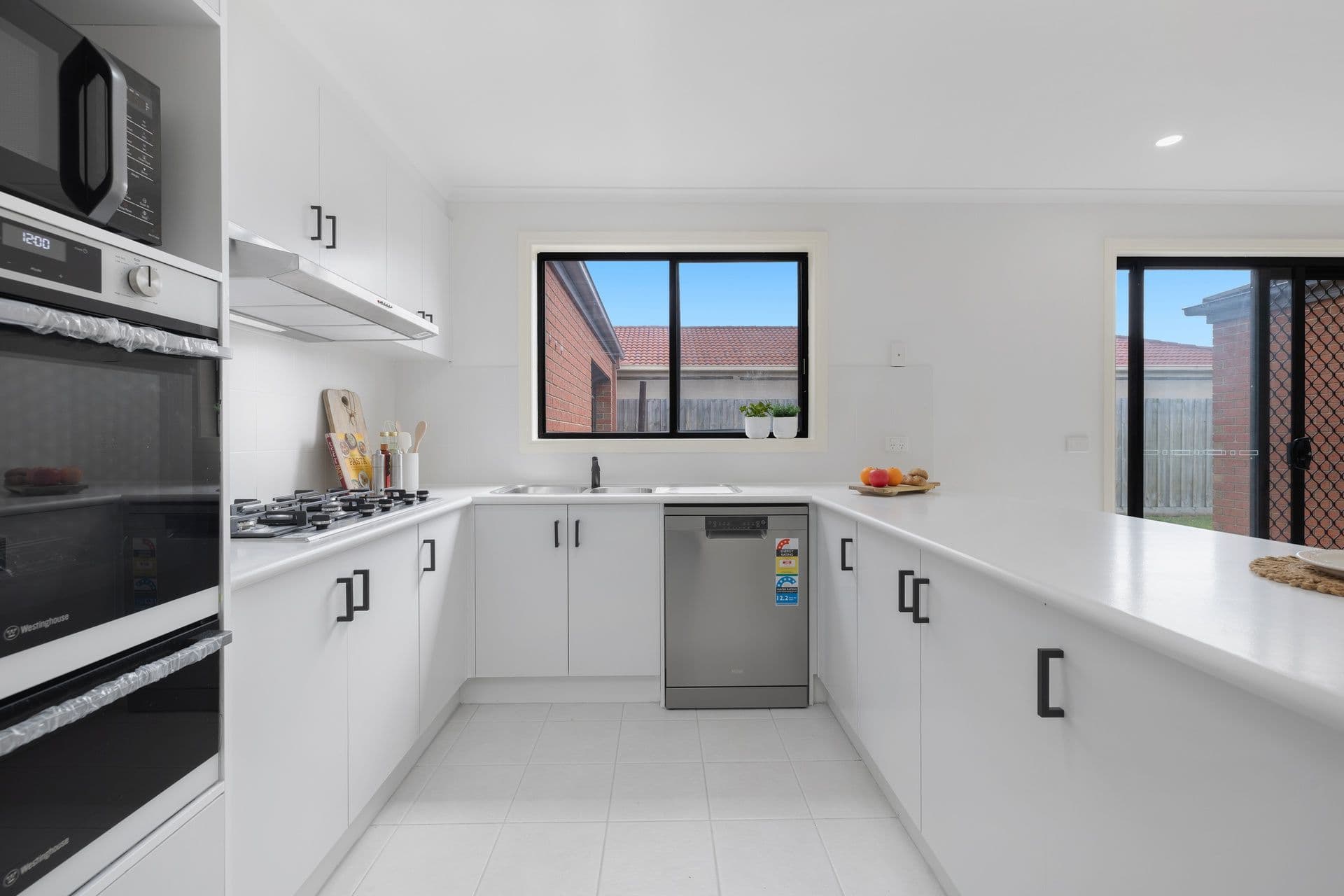 5 Storey Drive, Pakenham VIC 3810, Pakenham - Thumbnail 4