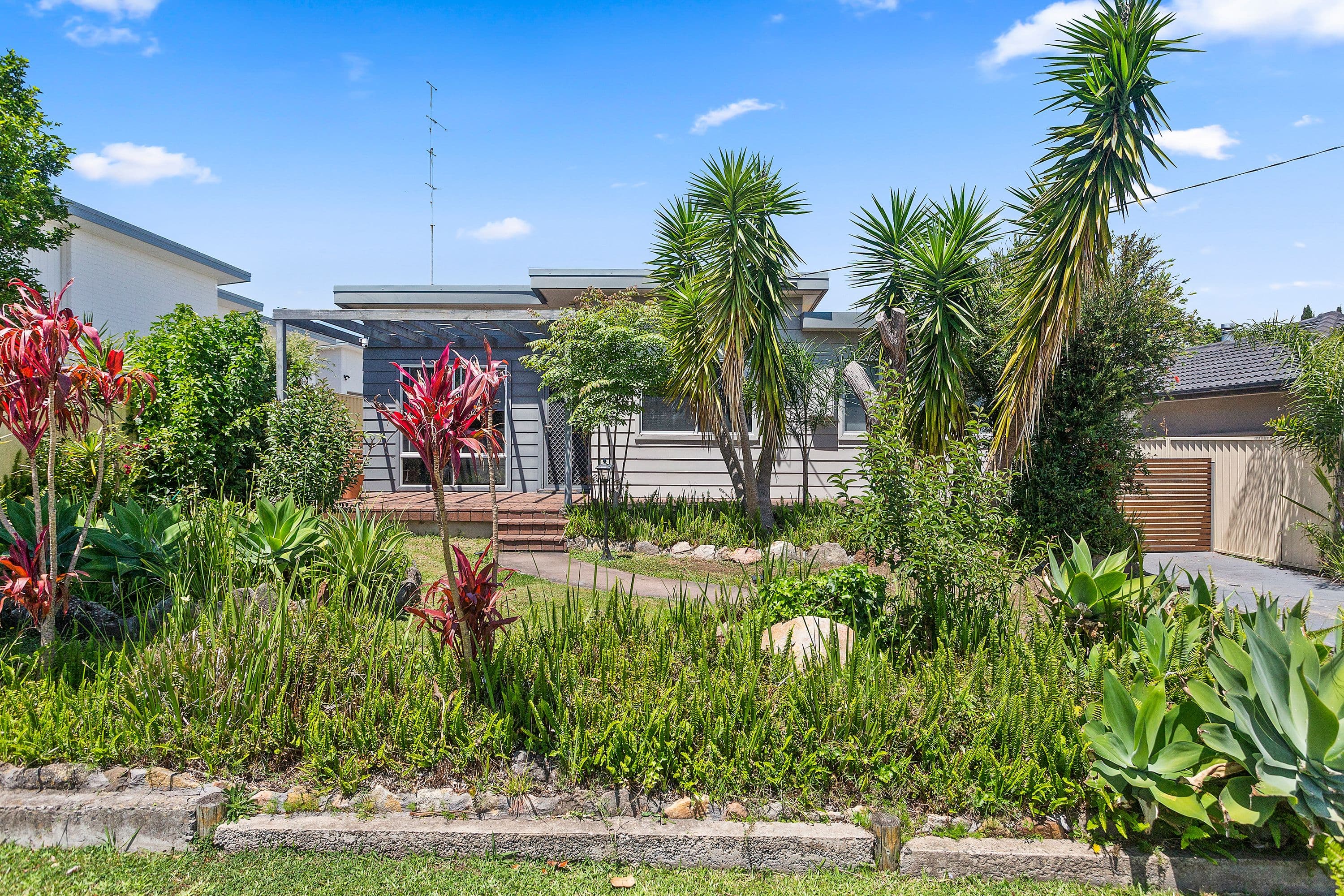 13 Hopetoun Street, Oak Flats NSW 2529, Oak Flats - Image 1