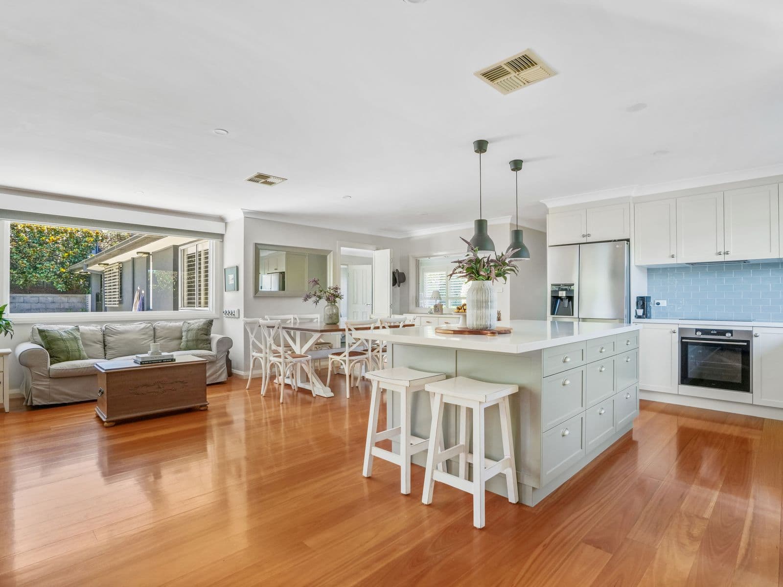 14 Kelly Close, Baulkham Hills - Thumbnail 2