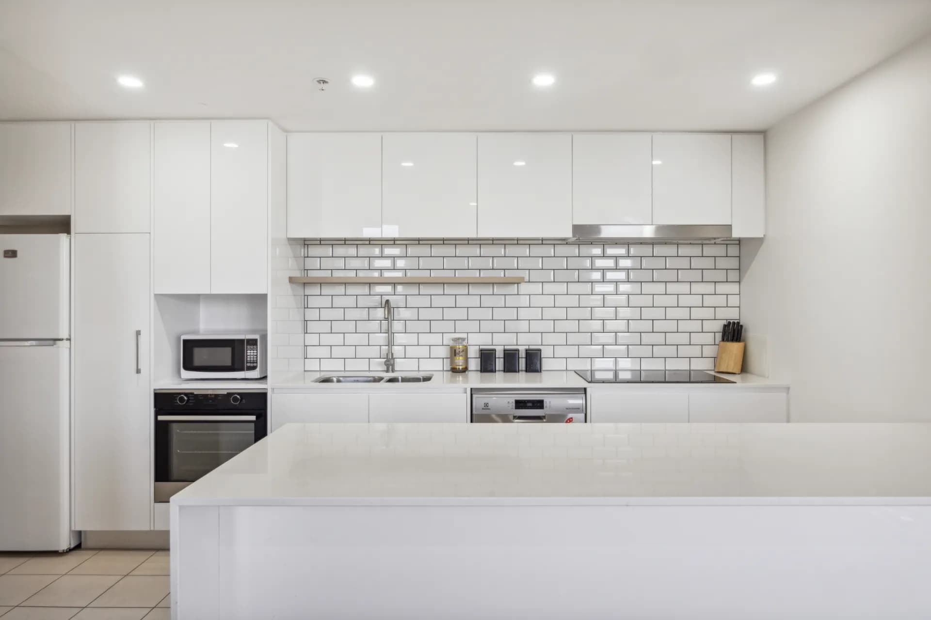 1216/120 Eastern Valley Way, Belconnen., Belconnen - Thumbnail 5