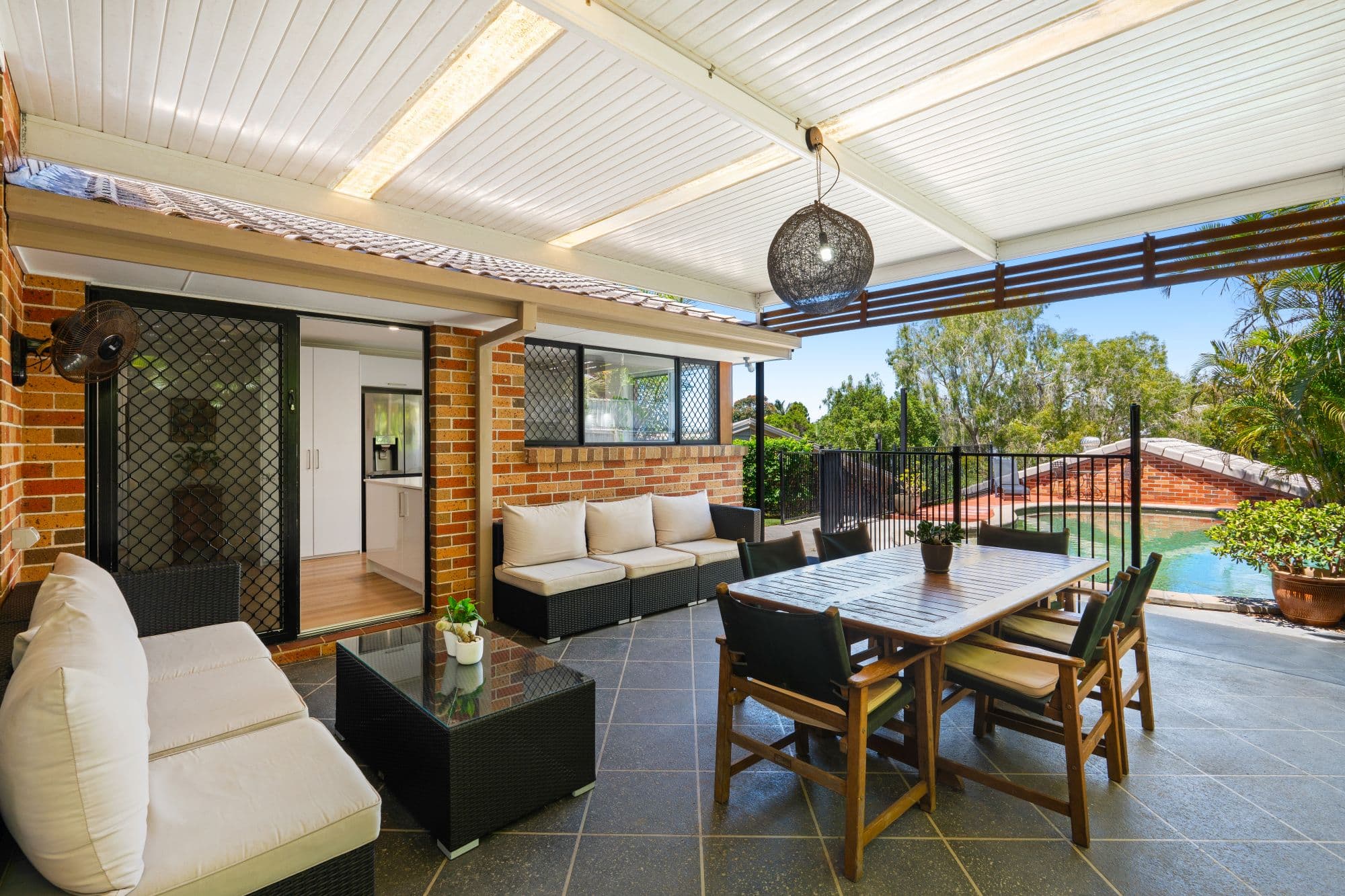38 Beaconsfield Drive, Burleigh Waters QLD 4220, Burleigh Waters - Thumbnail 2