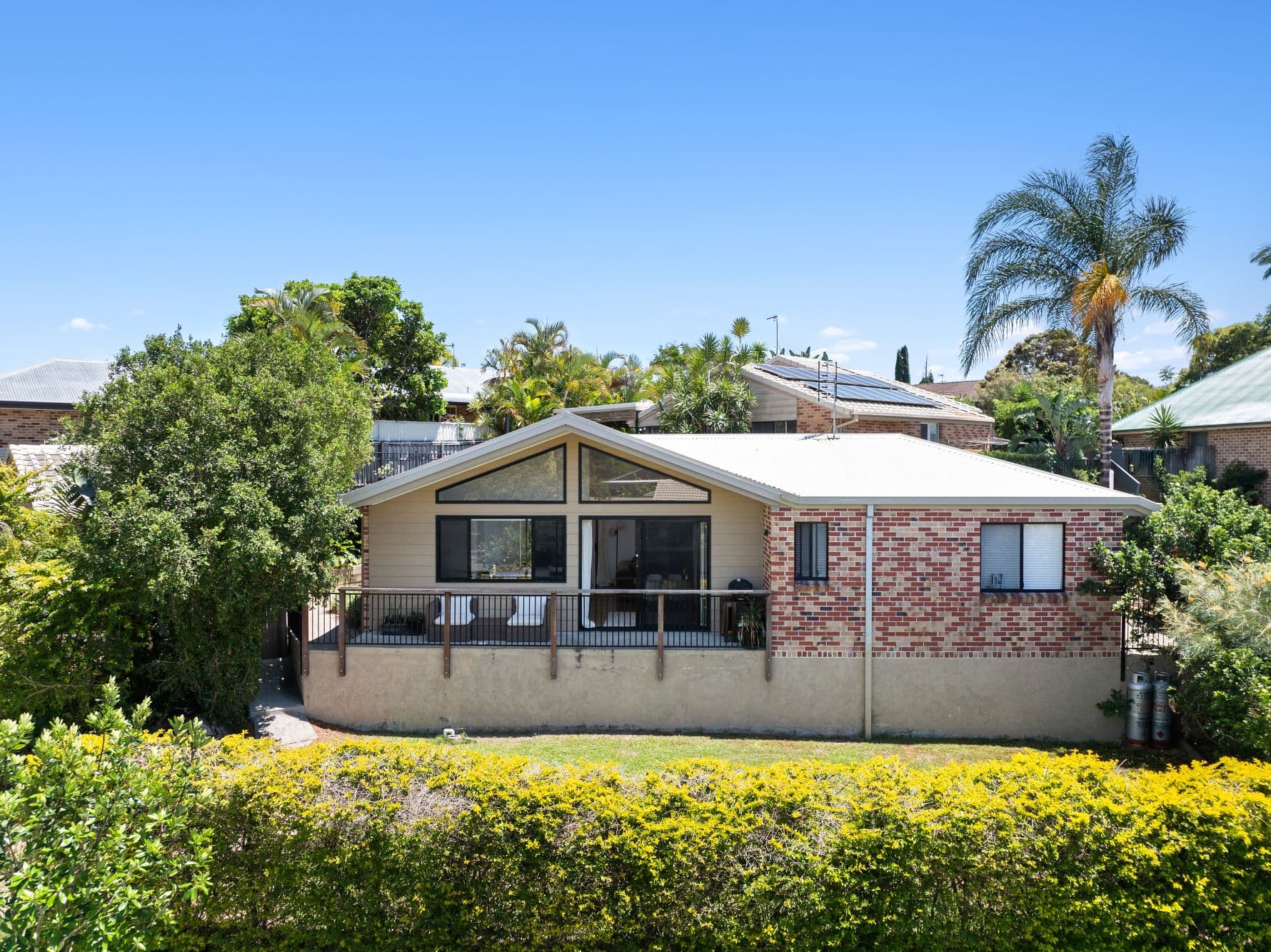38 Beaconsfield Drive, Burleigh Waters QLD 4220, Burleigh Waters - Thumbnail 4