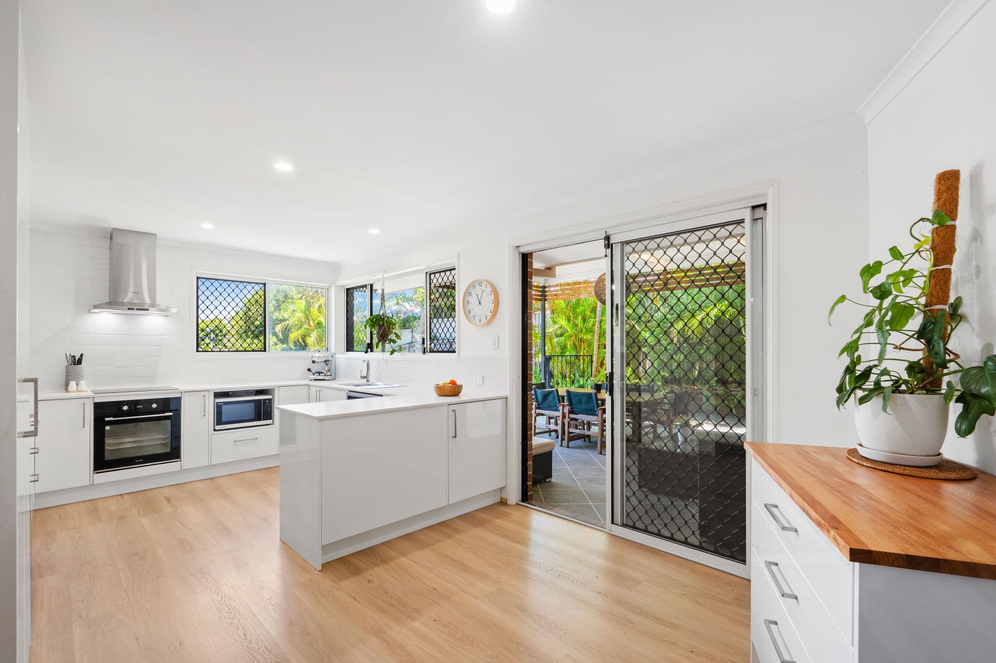 38 Beaconsfield Drive, Burleigh Waters QLD 4220, Burleigh Waters - Thumbnail 5
