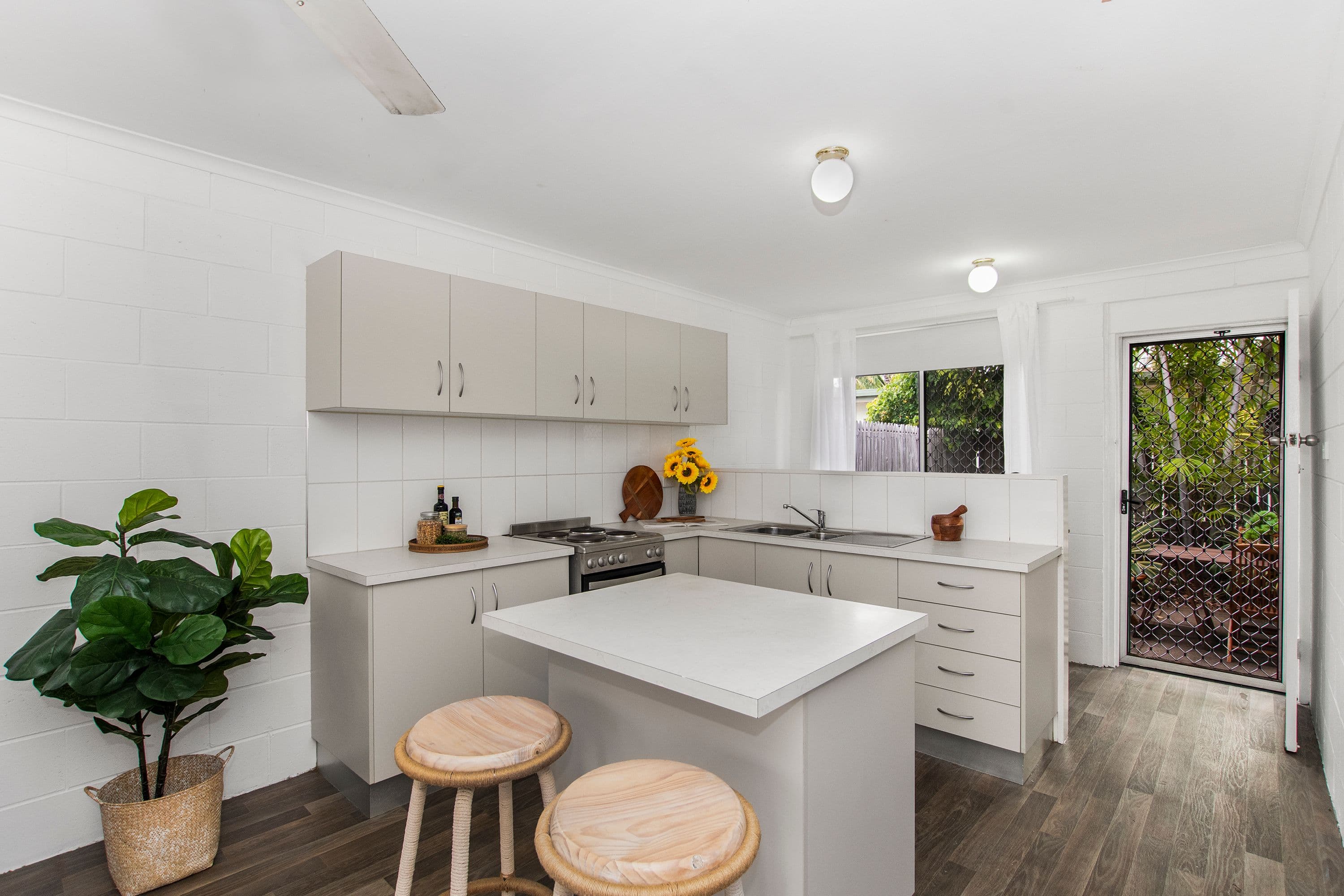 20 Carmody Street, Hermit Park QLD 4812, Hermit Park - Image 1
