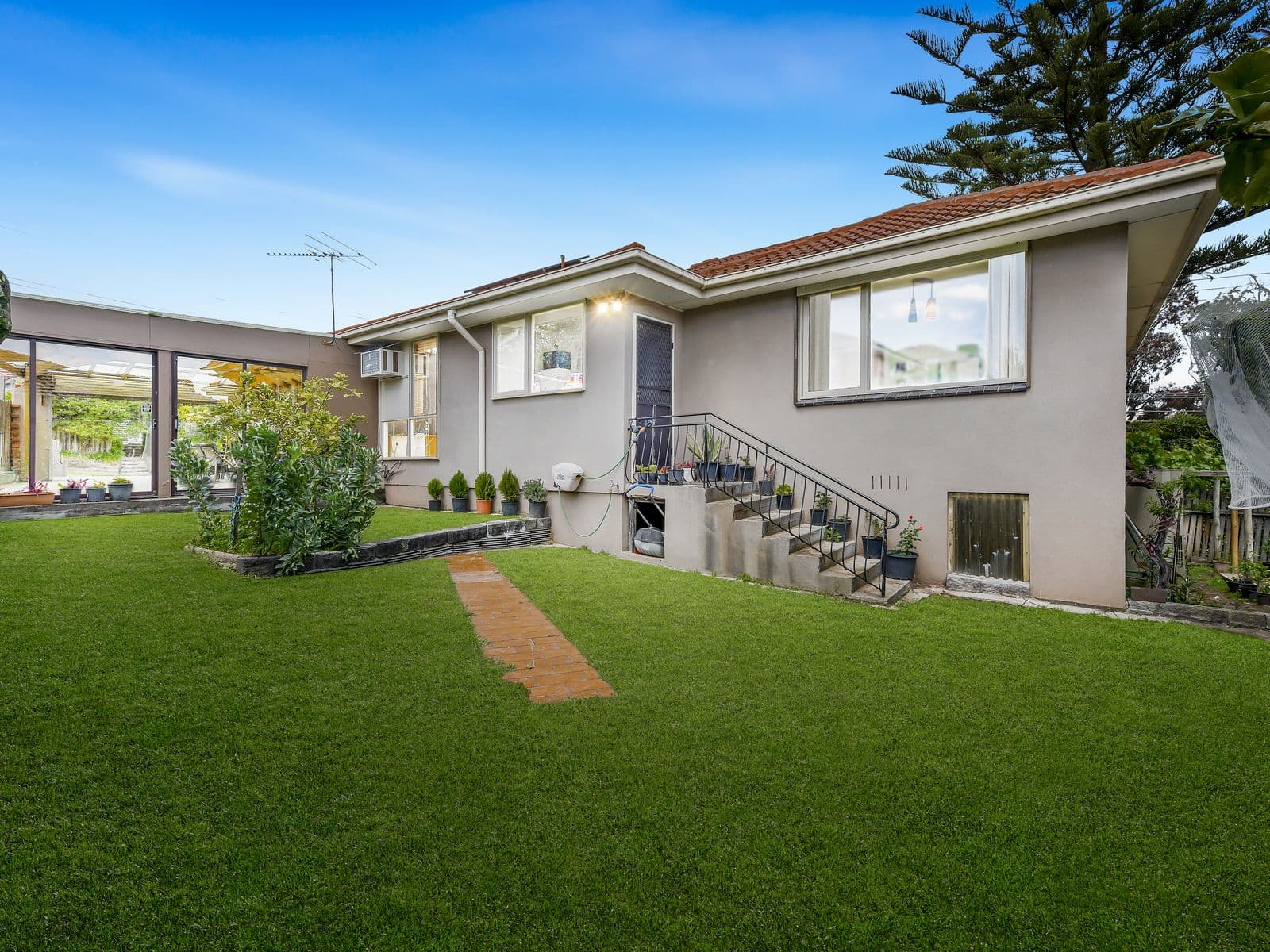 175 Ferntree Gully Road, Mount Waverley - Image 1