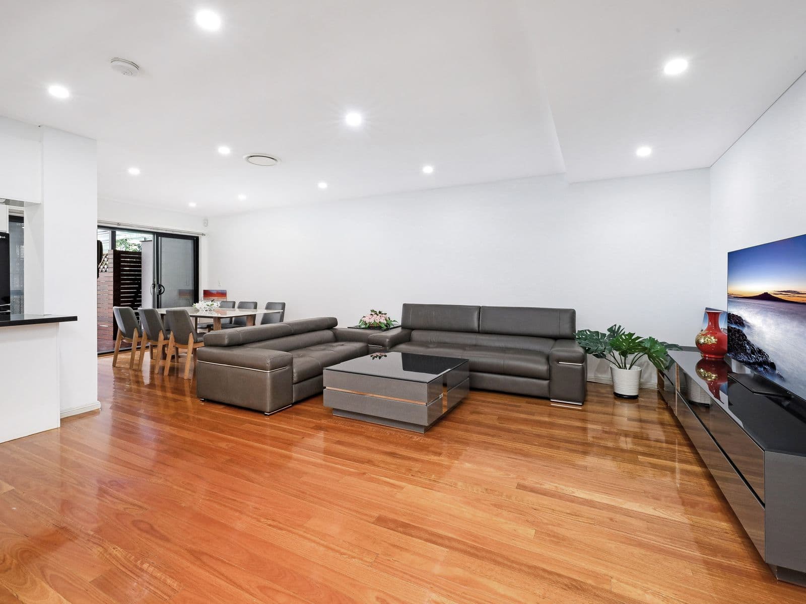 9A Wade Street, Campsie - Thumbnail 3