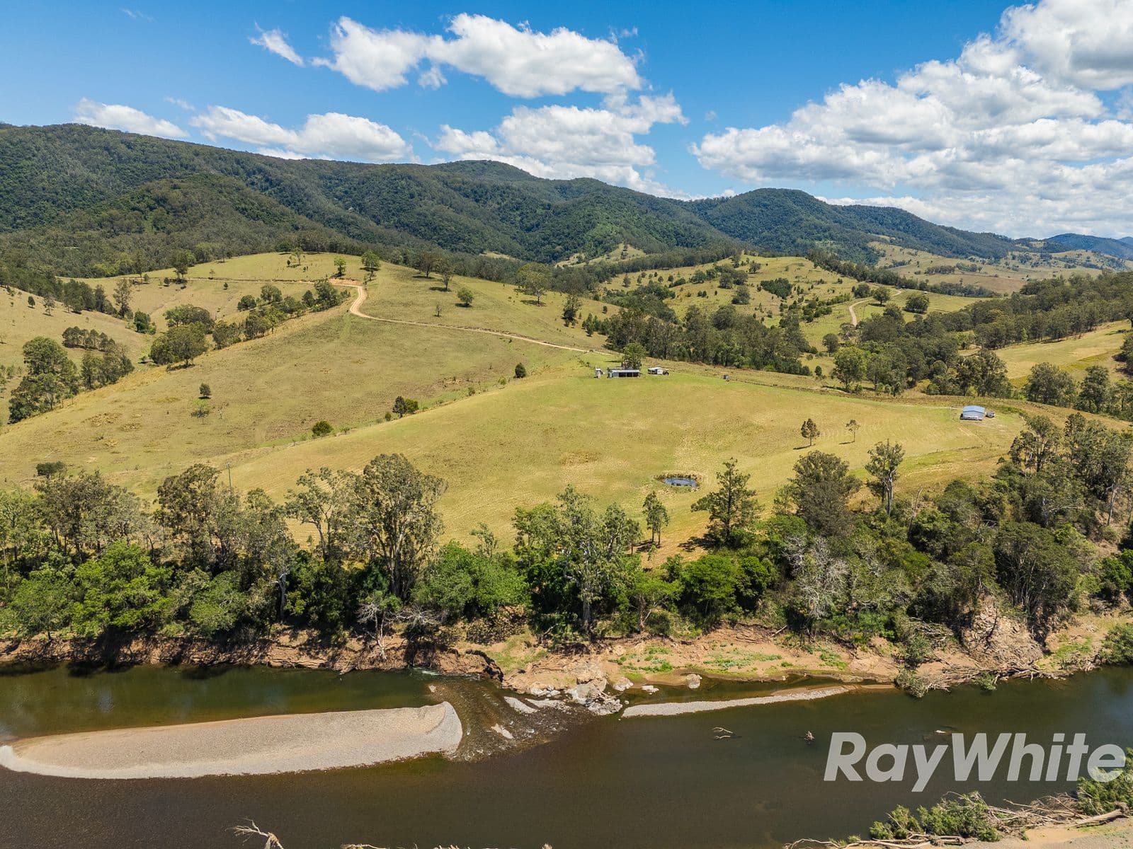 330 Smiths Road, Callaghans Creek - Thumbnail 2