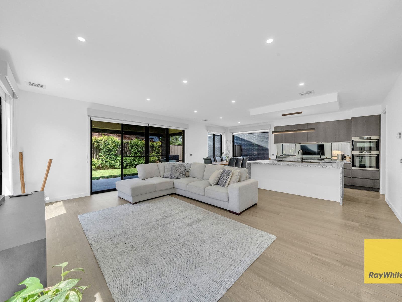 26 Legrange Crescent, Fraser Rise - Thumbnail 2
