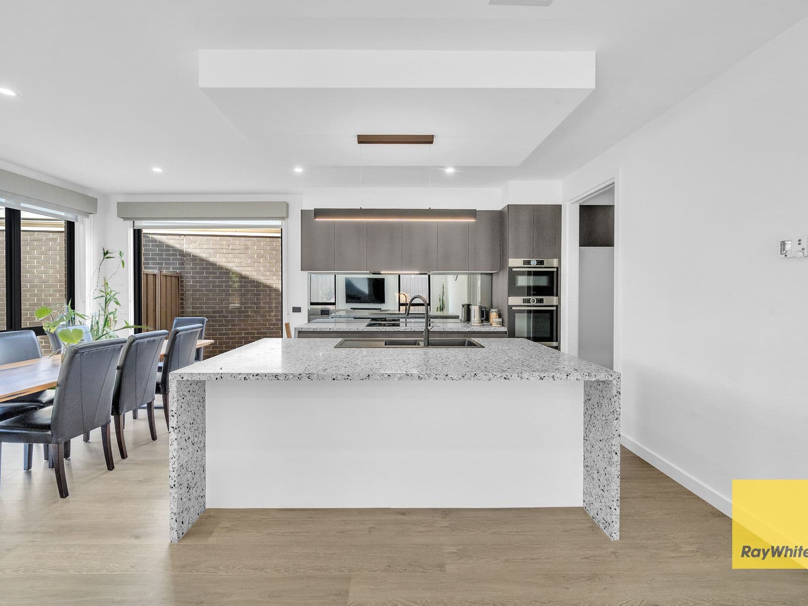 26 Legrange Crescent, Fraser Rise - Thumbnail 6