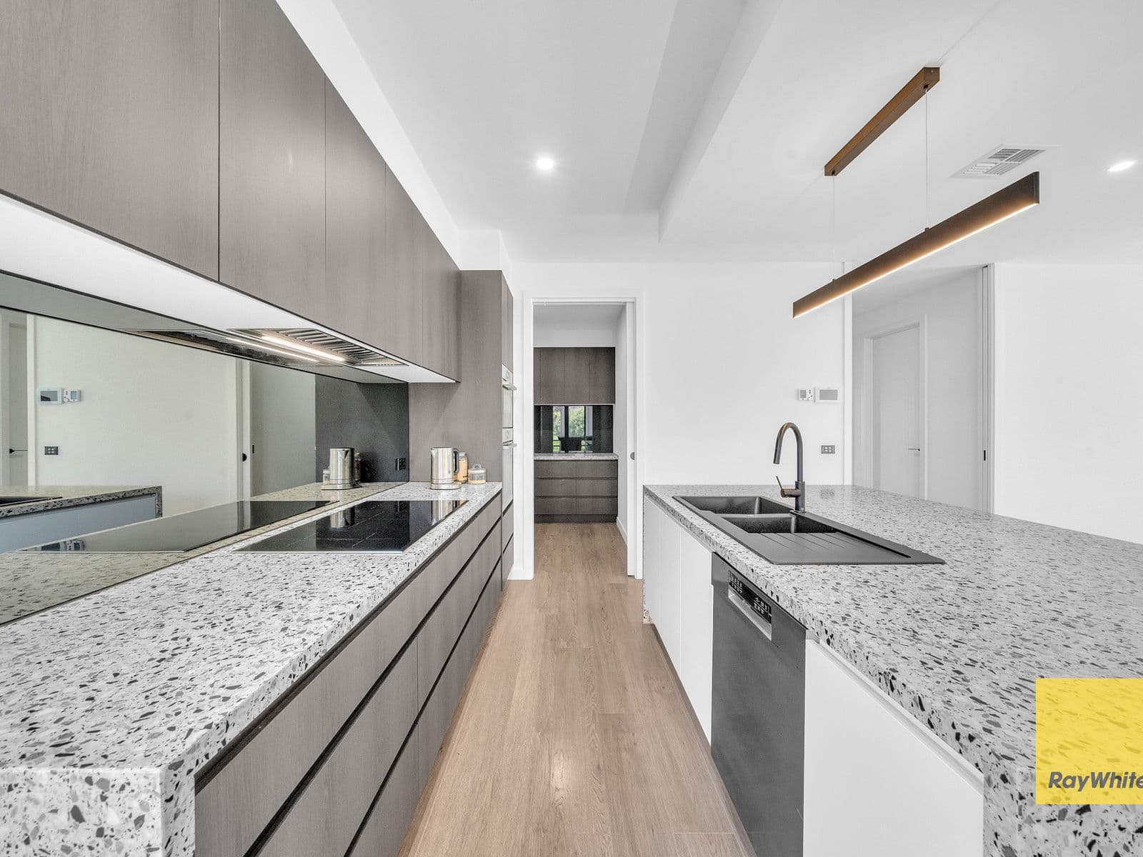 26 Legrange Crescent, Fraser Rise - Thumbnail 7