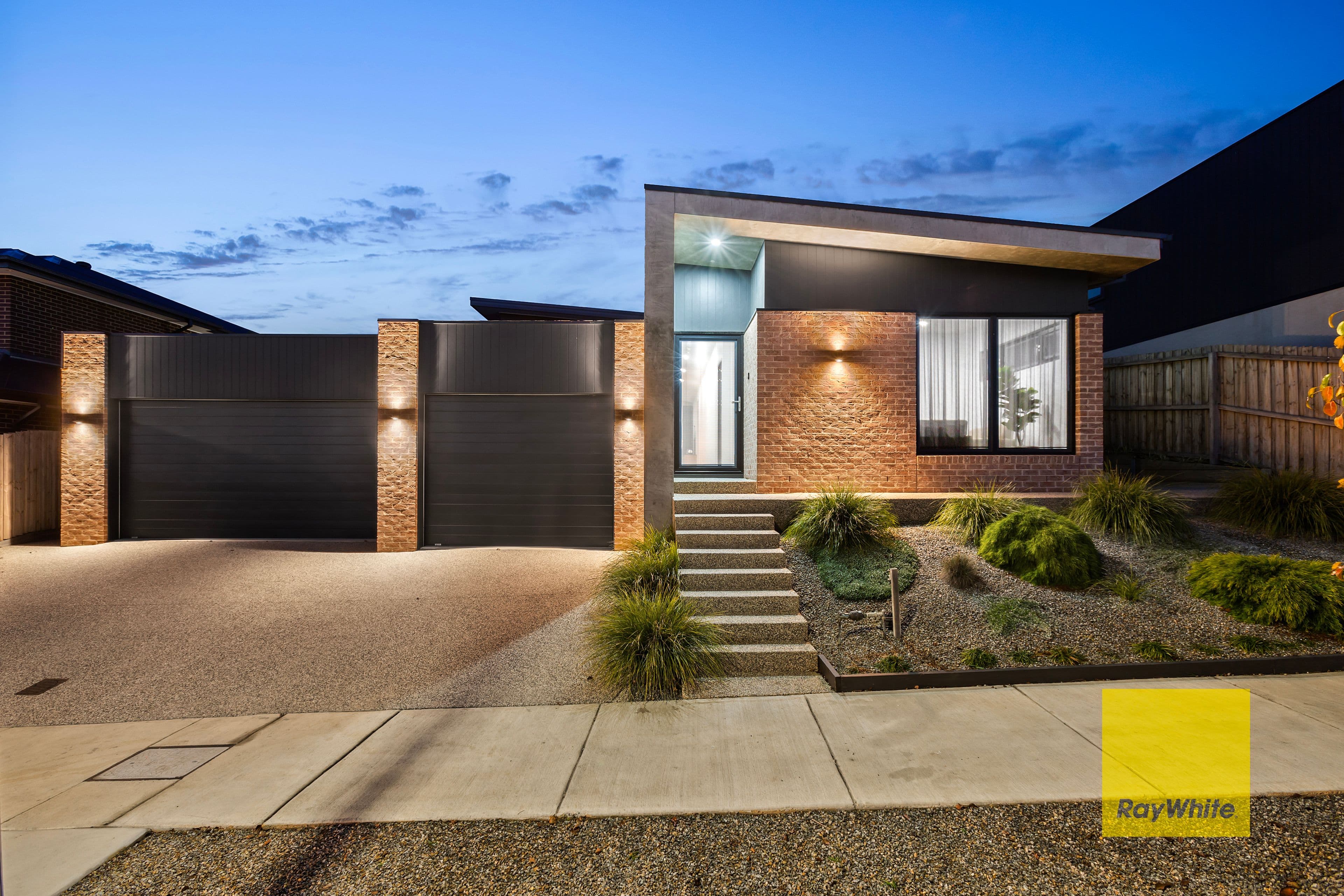 33 Radstock Avenue, Highton VIC 3216, Highton - Thumbnail 2