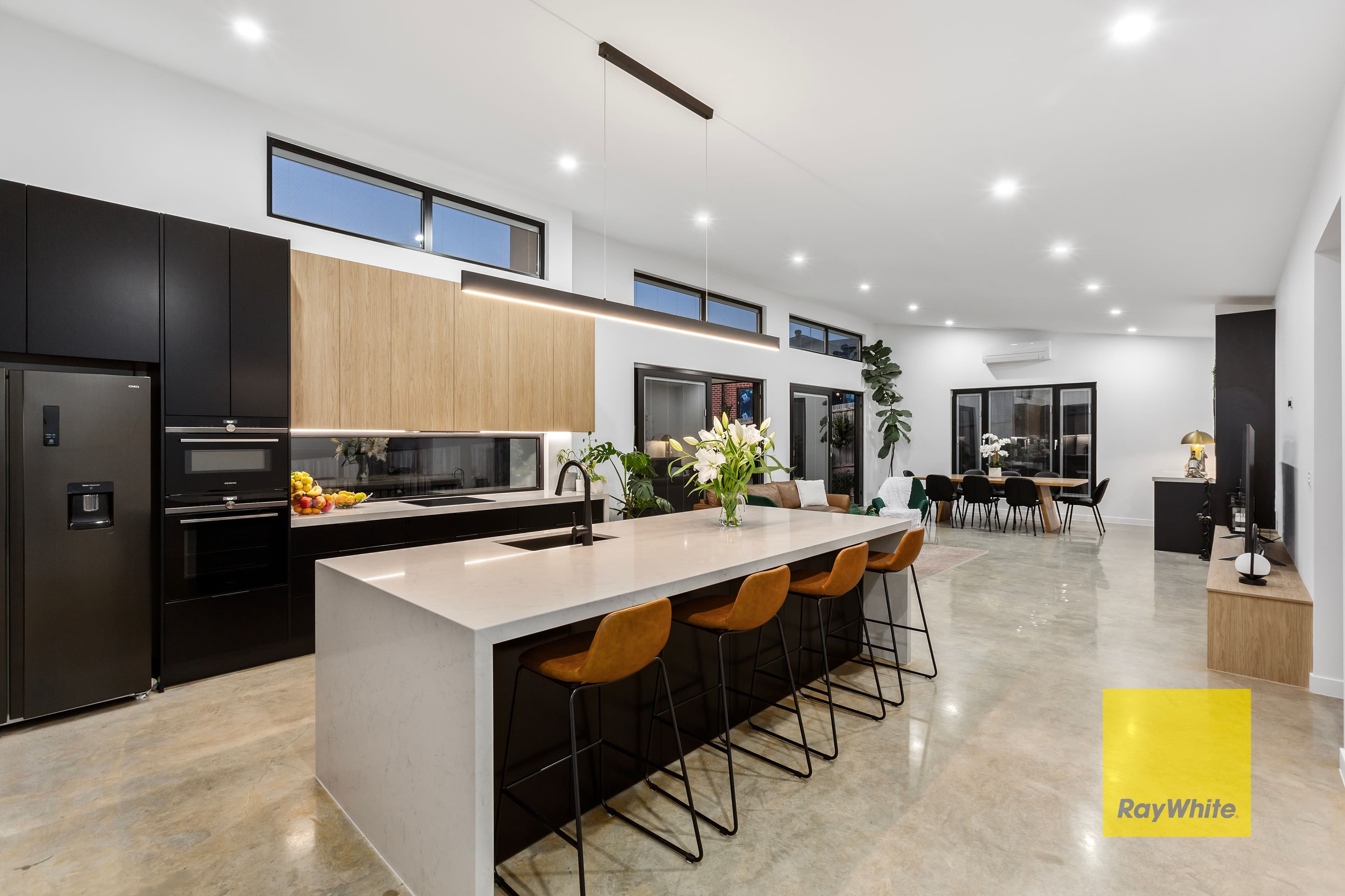 33 Radstock Avenue, Highton VIC 3216, Highton - Thumbnail 4
