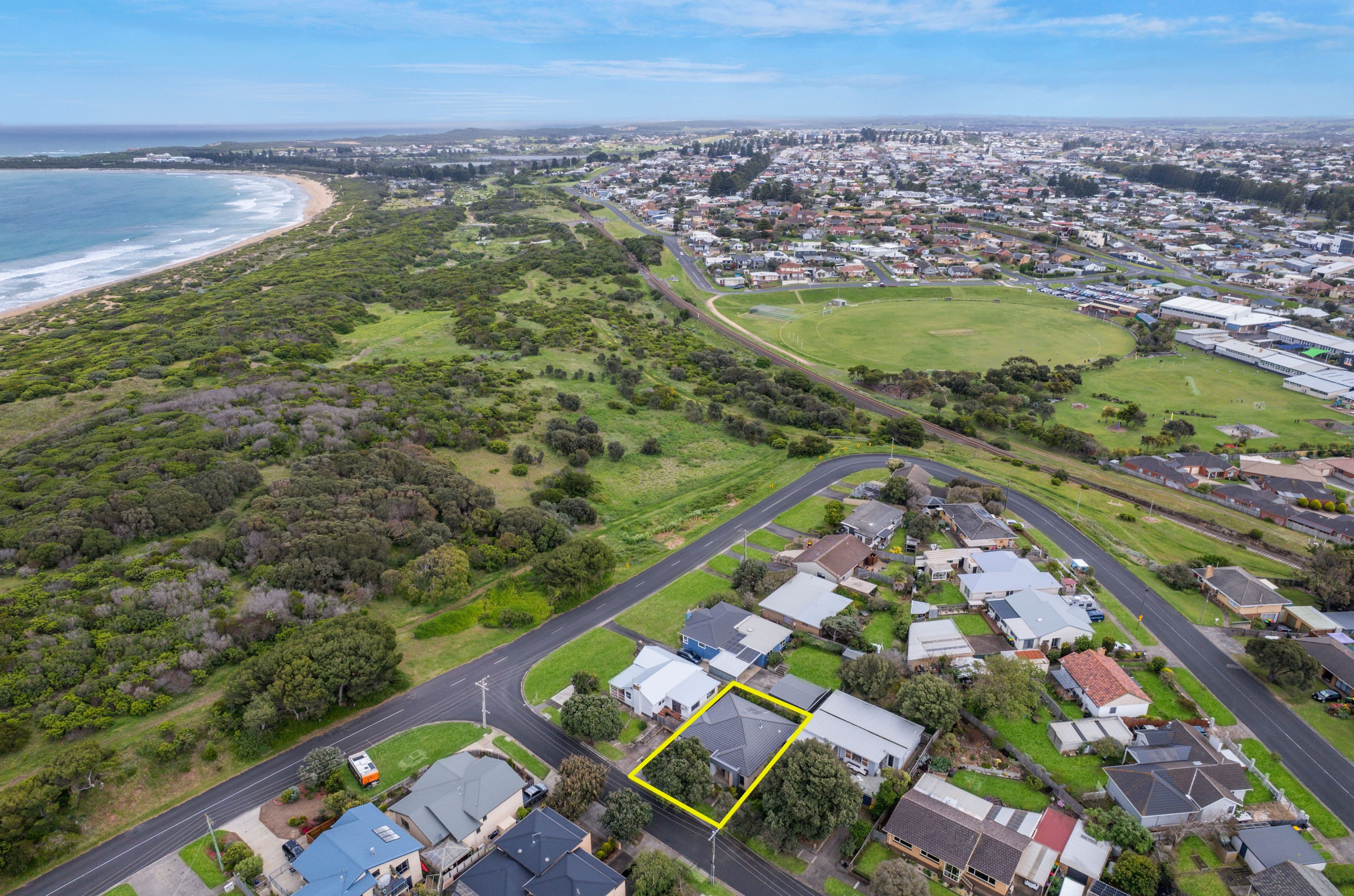 11 Elizabeth Street, Warrnambool VIC 3280, Warrnambool - Thumbnail 2