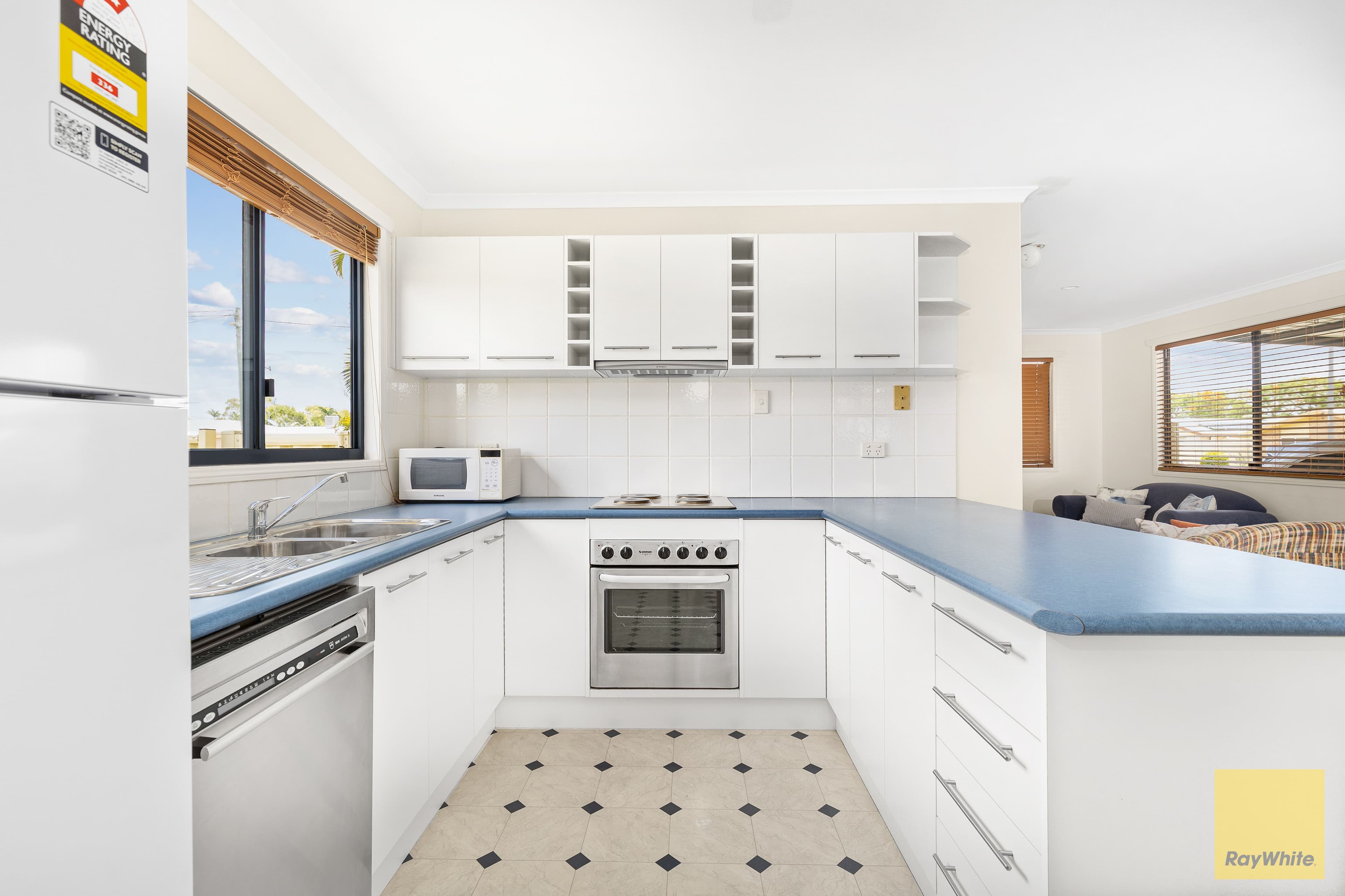4 Rivoli Place, Emerald QLD 4720, Emerald - Thumbnail 7