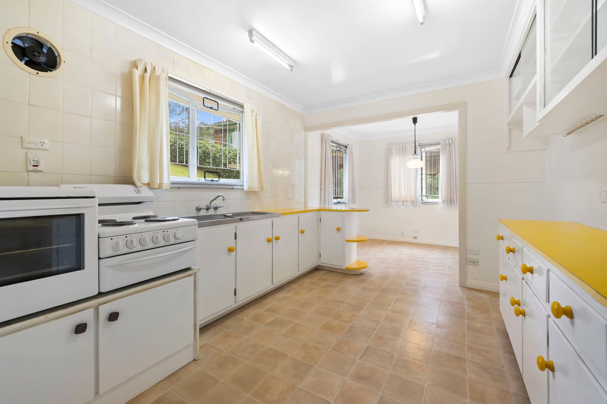 457 Simpsons Road, Bardon QLD 4065, Bardon - Thumbnail 5