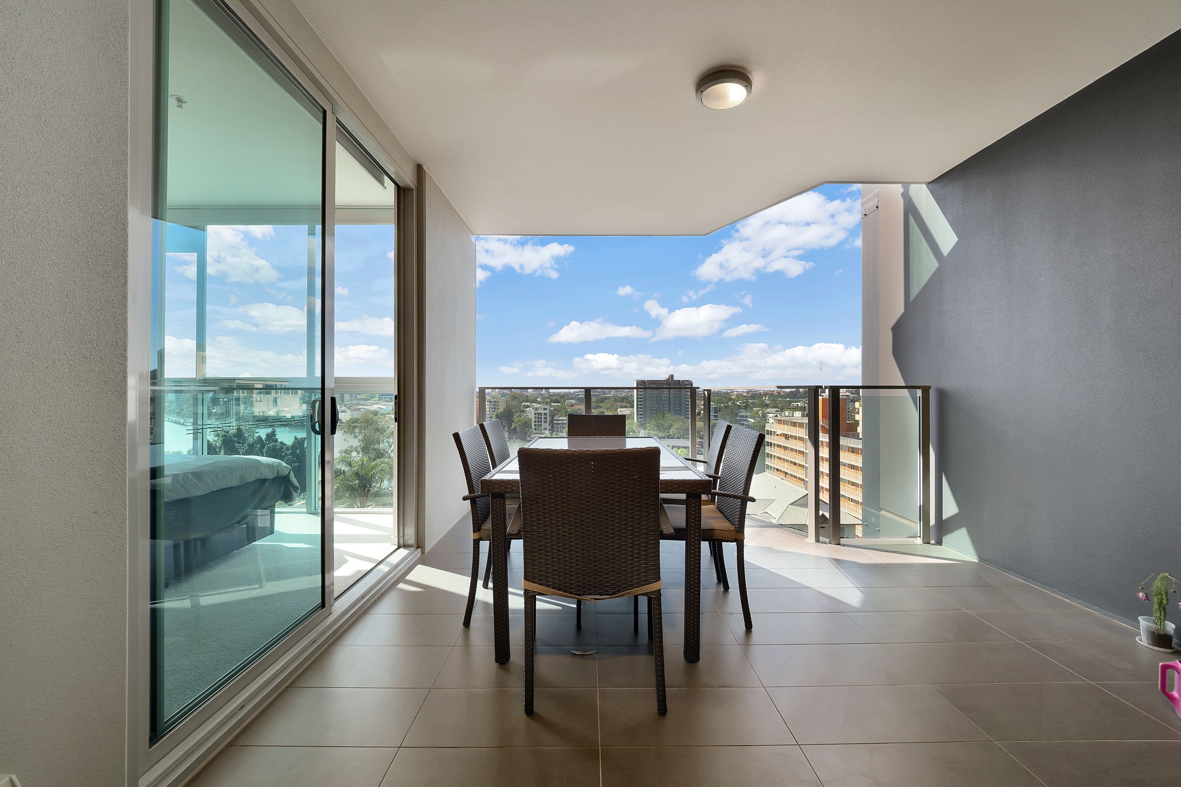 18 Thorn Street, Kangaroo Point QLD 4169, Kangaroo Point - Thumbnail 2