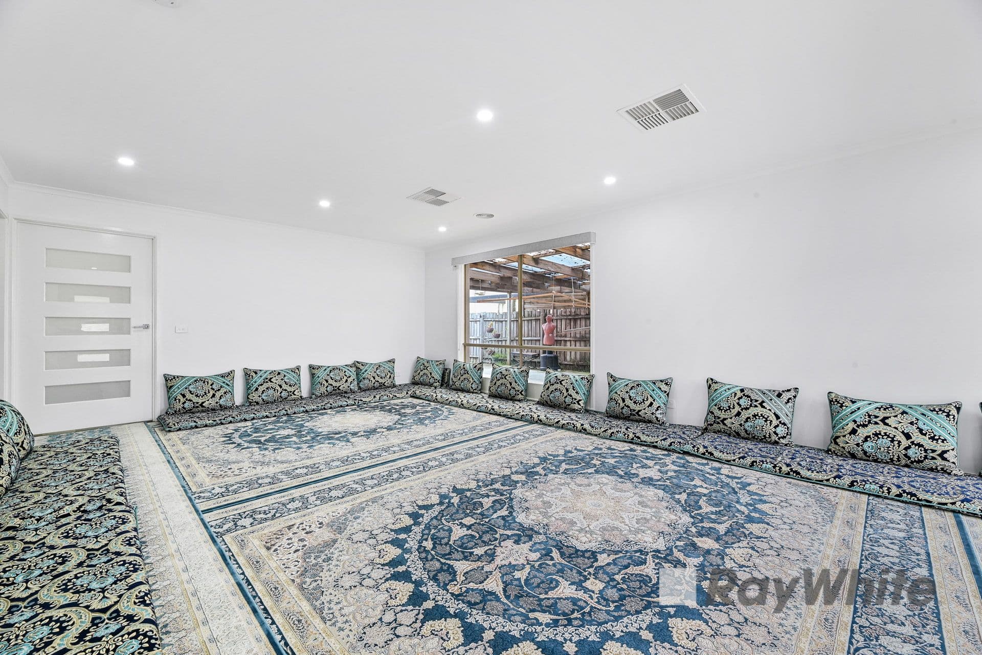 286 Ormond Road, Narre Warren South VIC 3805, Narre Warren South - Thumbnail 3