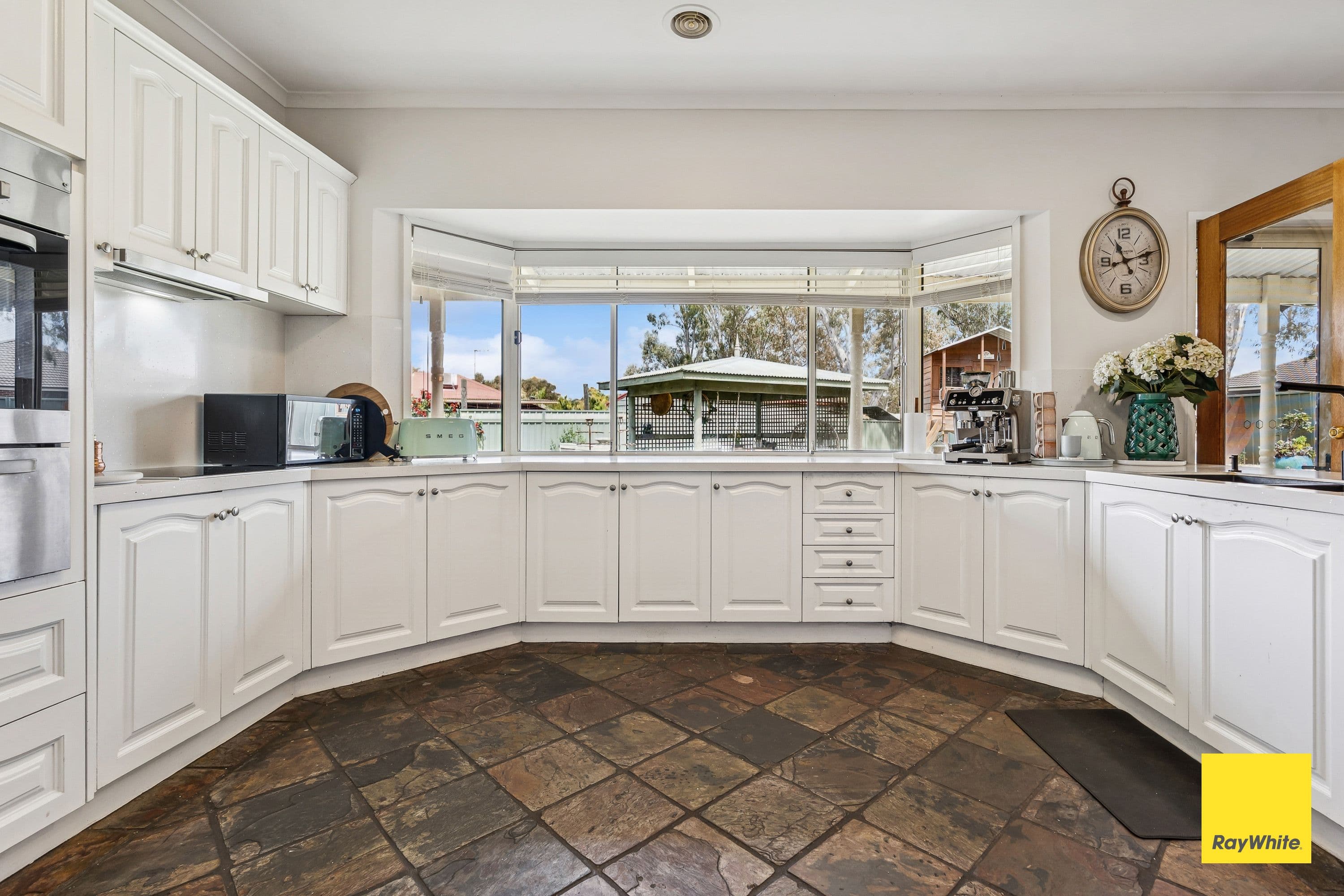 10 Saxby Drive, Strathfieldsaye VIC 3551, Strathfieldsaye - Thumbnail 5