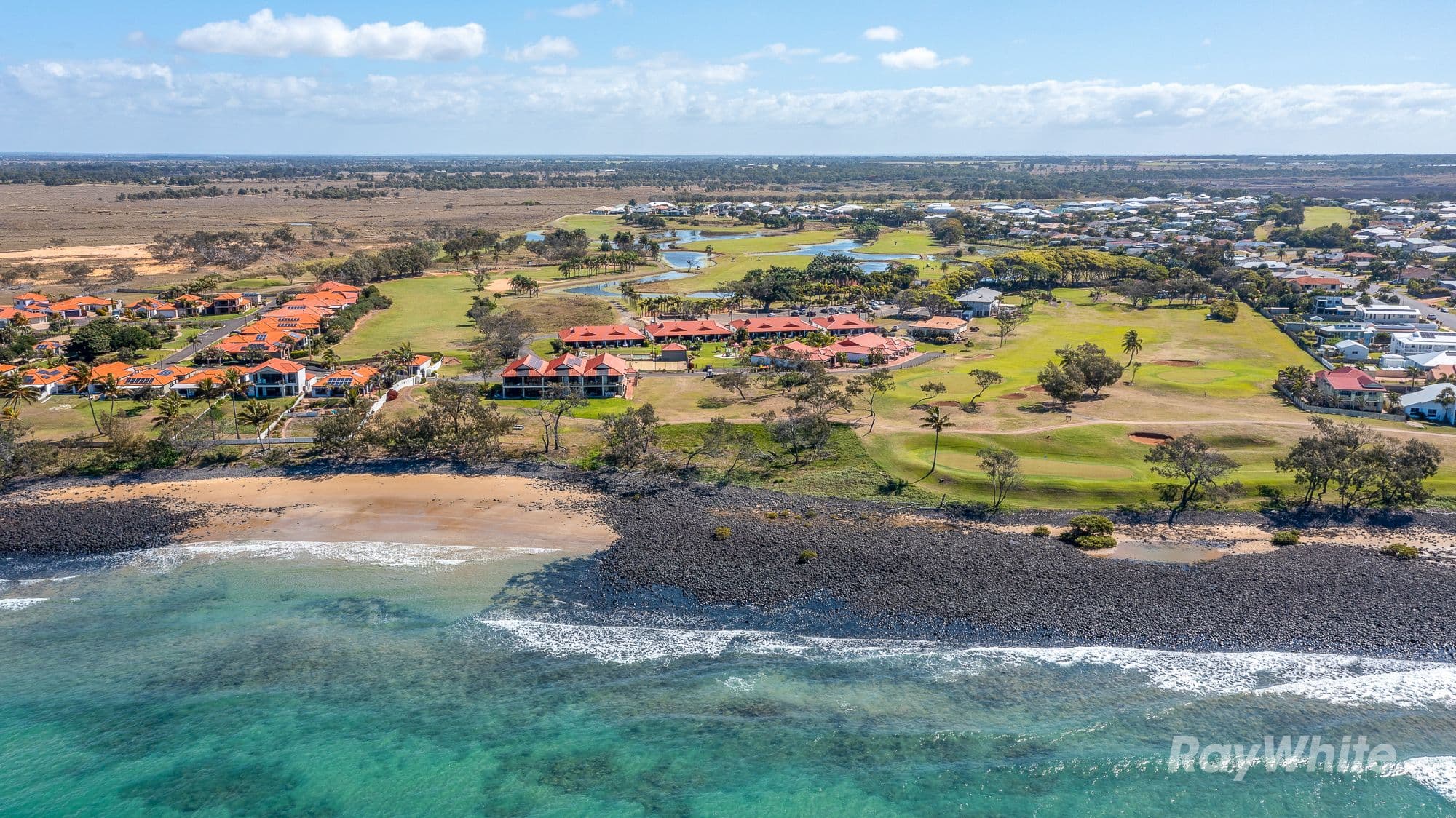 1 Pebble Beach Drive, Coral Cove QLD 4670, Coral Cove - Thumbnail 3