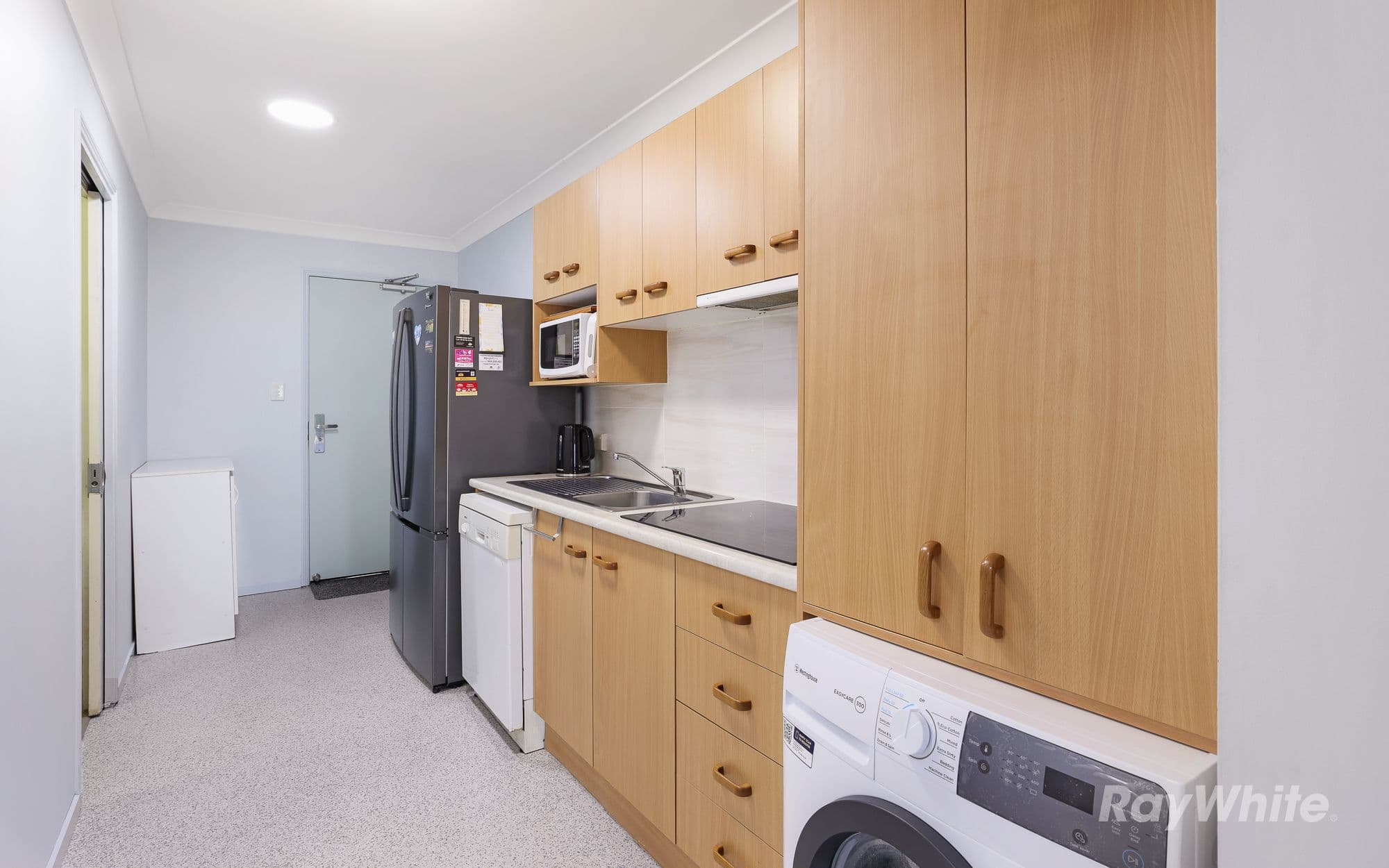 1 Pebble Beach Drive, Coral Cove QLD 4670, Coral Cove - Thumbnail 5