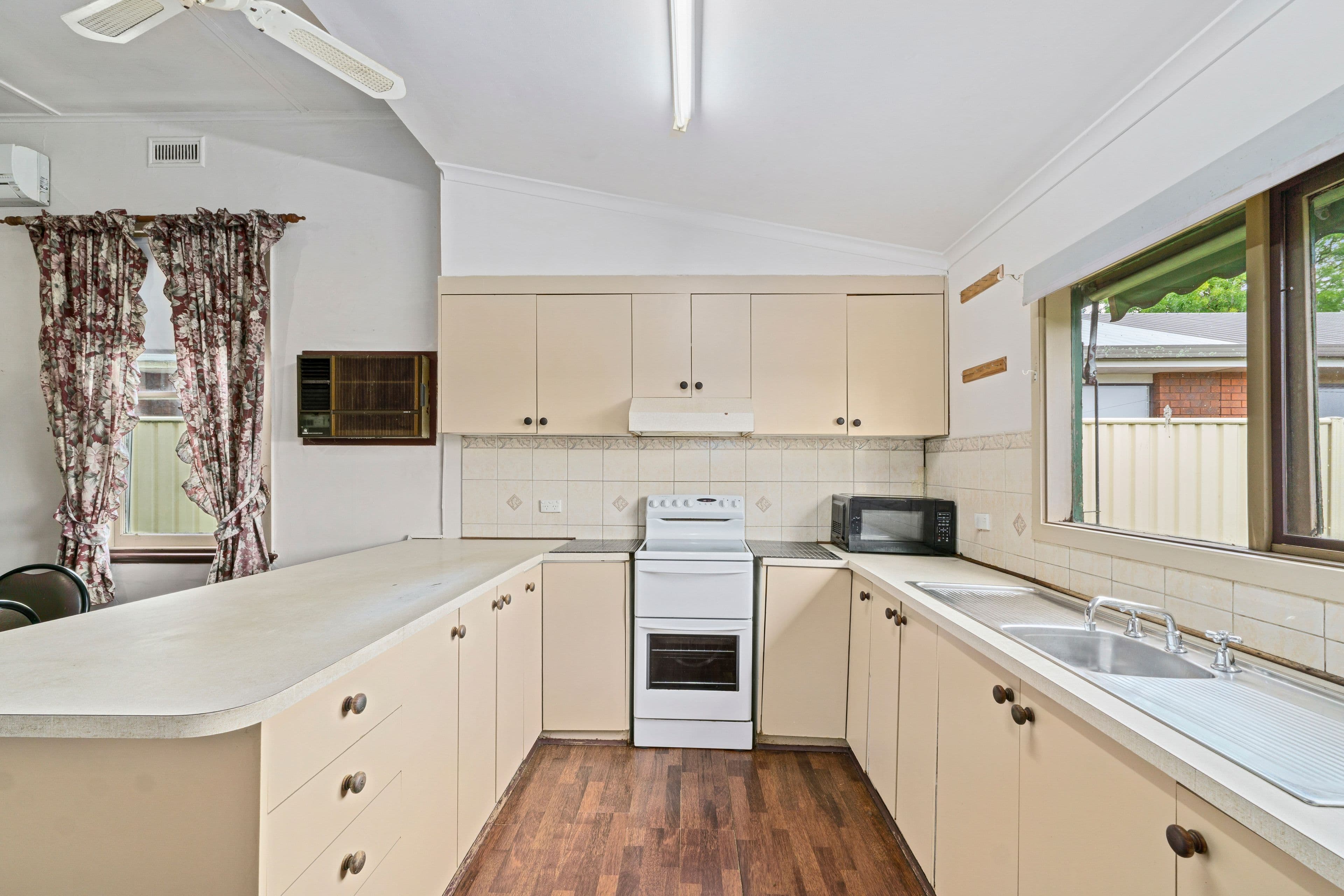 9 Lyons Street, Terang VIC 3264, Terang - Thumbnail 2