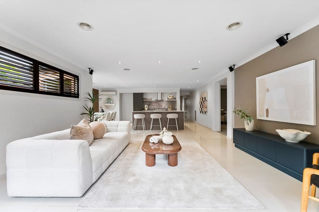 18 Barker Street, Cheltenham VIC 3192, Cheltenham - Image 1