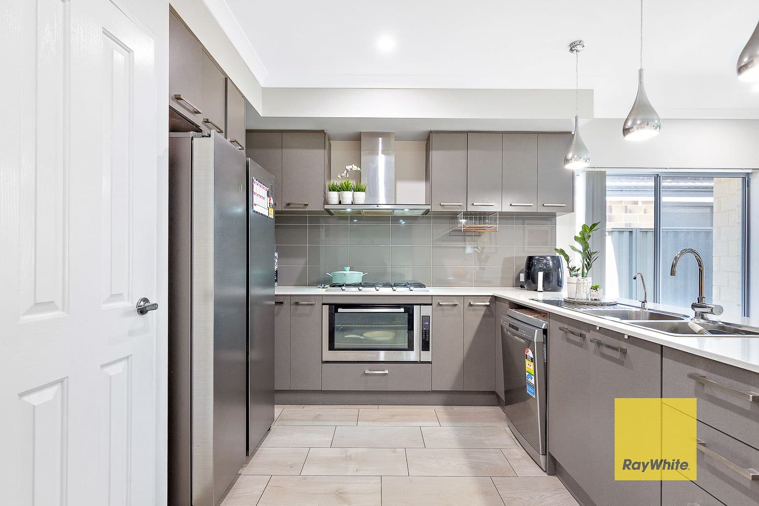 12 Torquata Street, Piara Waters WA 6112, Piara Waters - Thumbnail 4