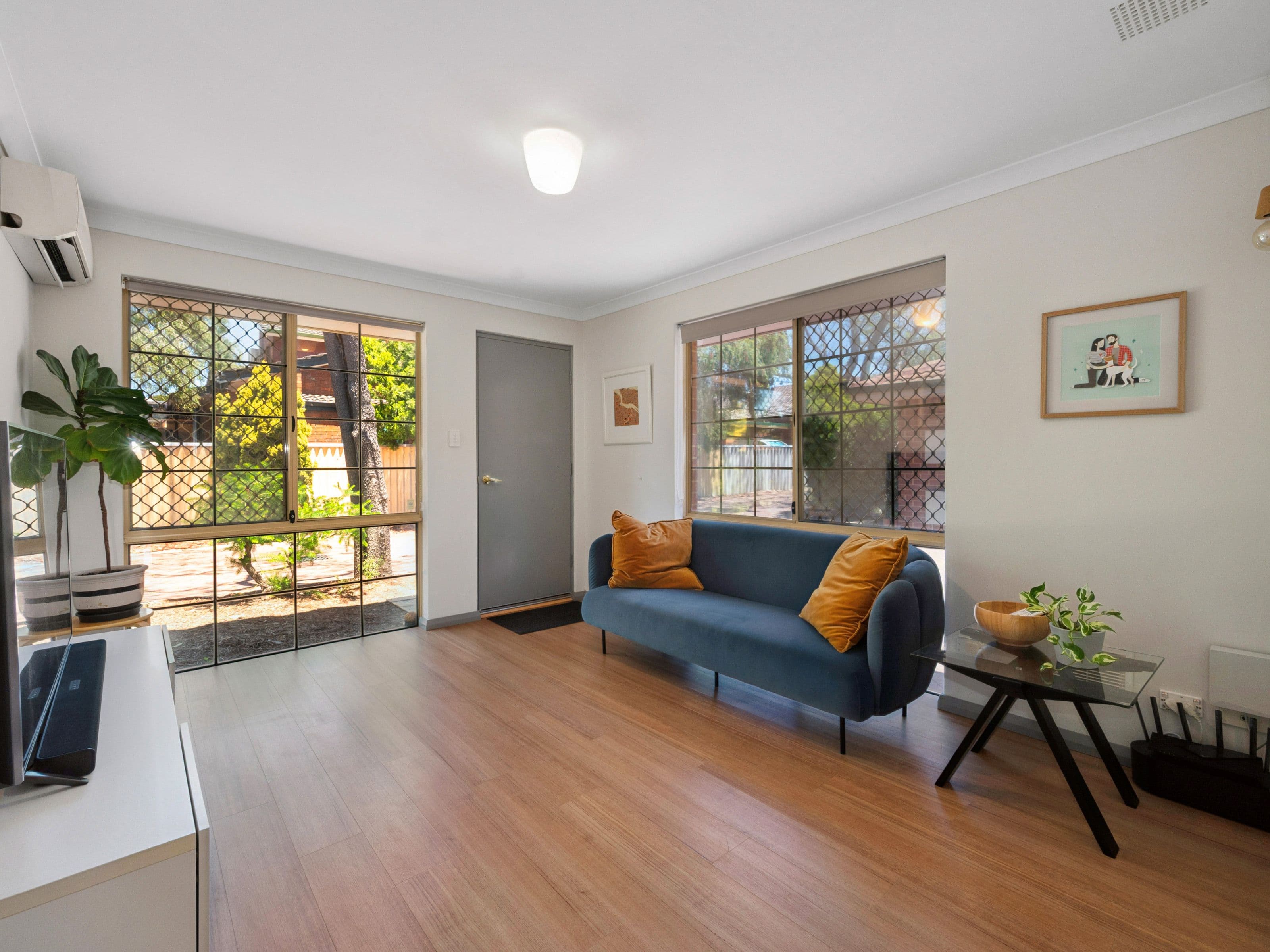 4 Mount Henry Road, Como WA 6152, Como - Thumbnail 2