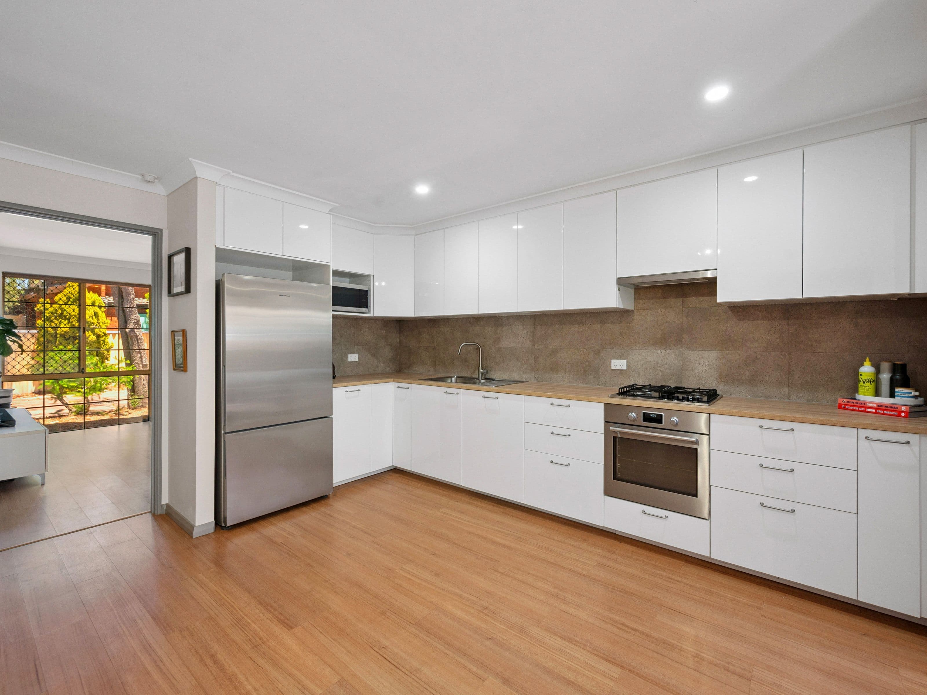 4 Mount Henry Road, Como WA 6152, Como - Thumbnail 4