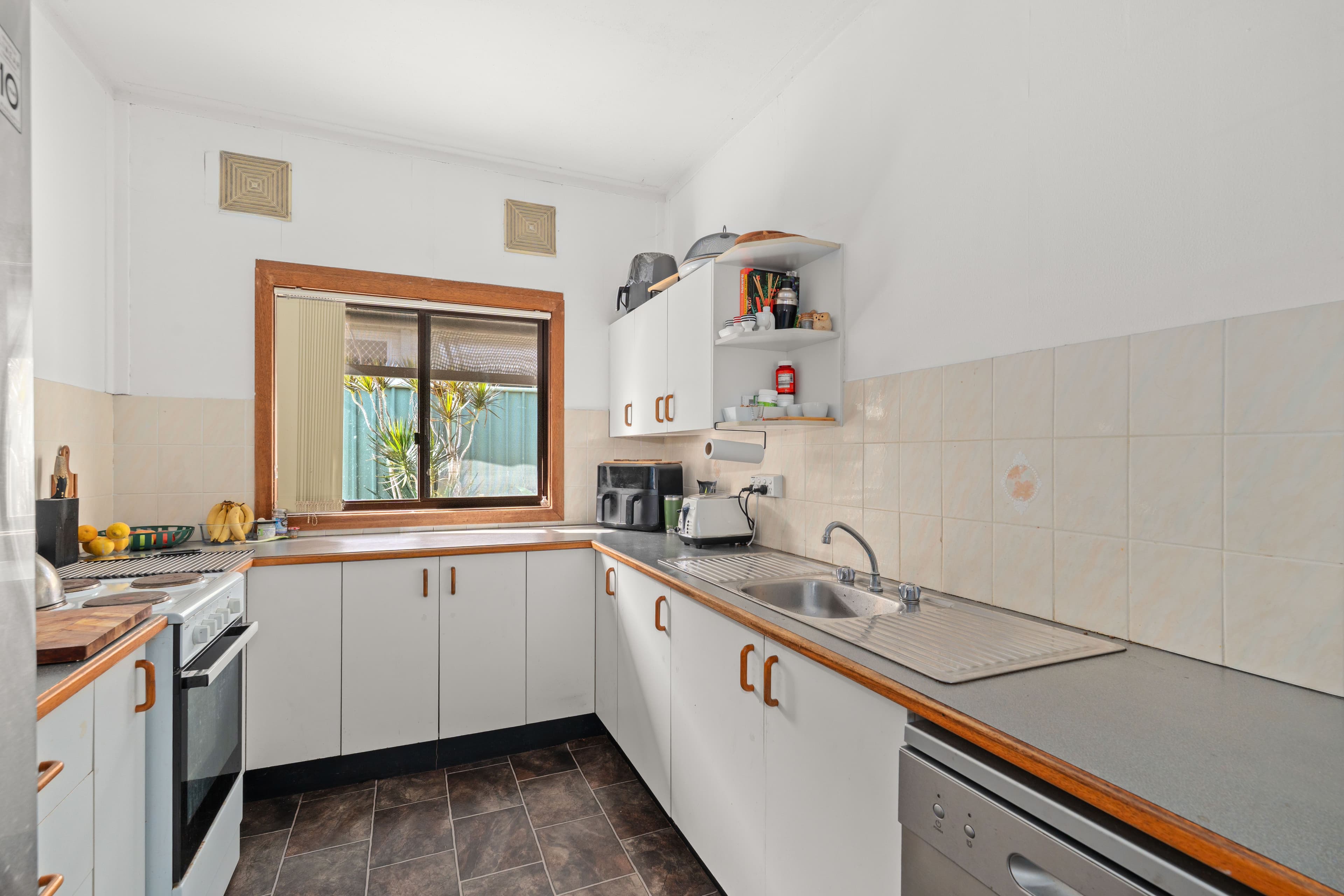 60 Winifred Avenue, Umina Beach NSW 2257, Umina Beach - Thumbnail 4