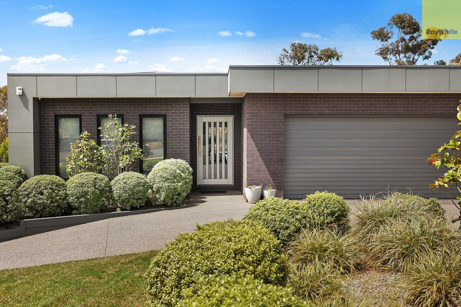 18 Links Road, Darley - Thumbnail 2