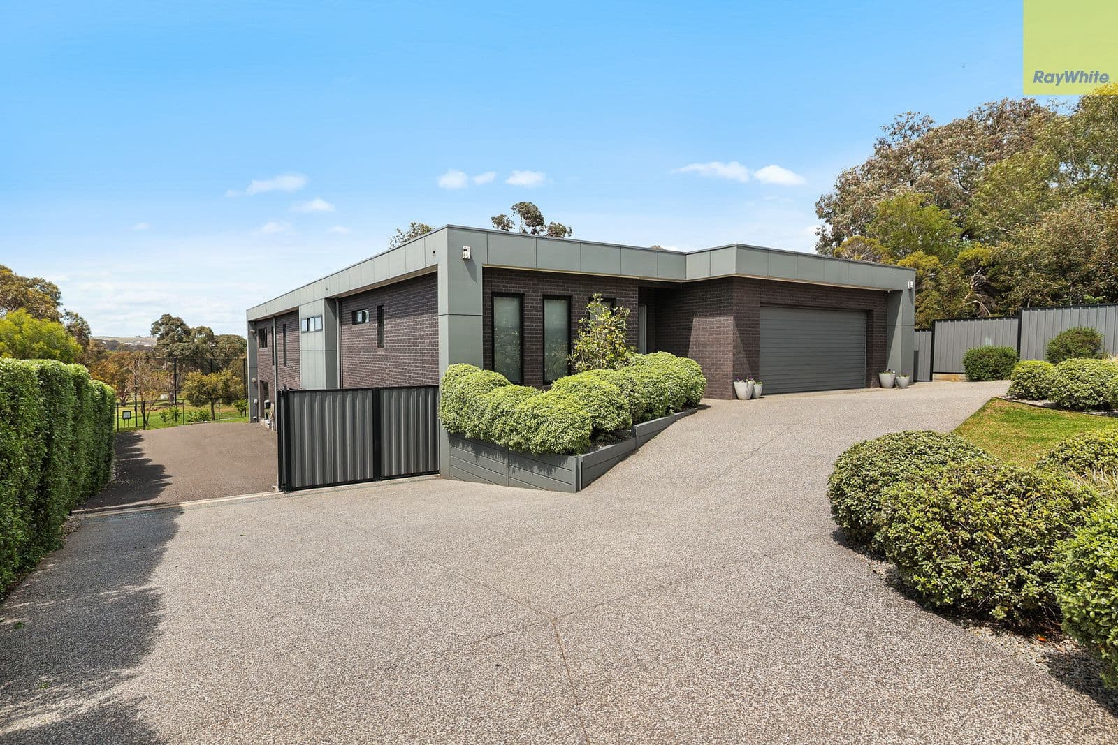 18 Links Road, Darley - Thumbnail 4