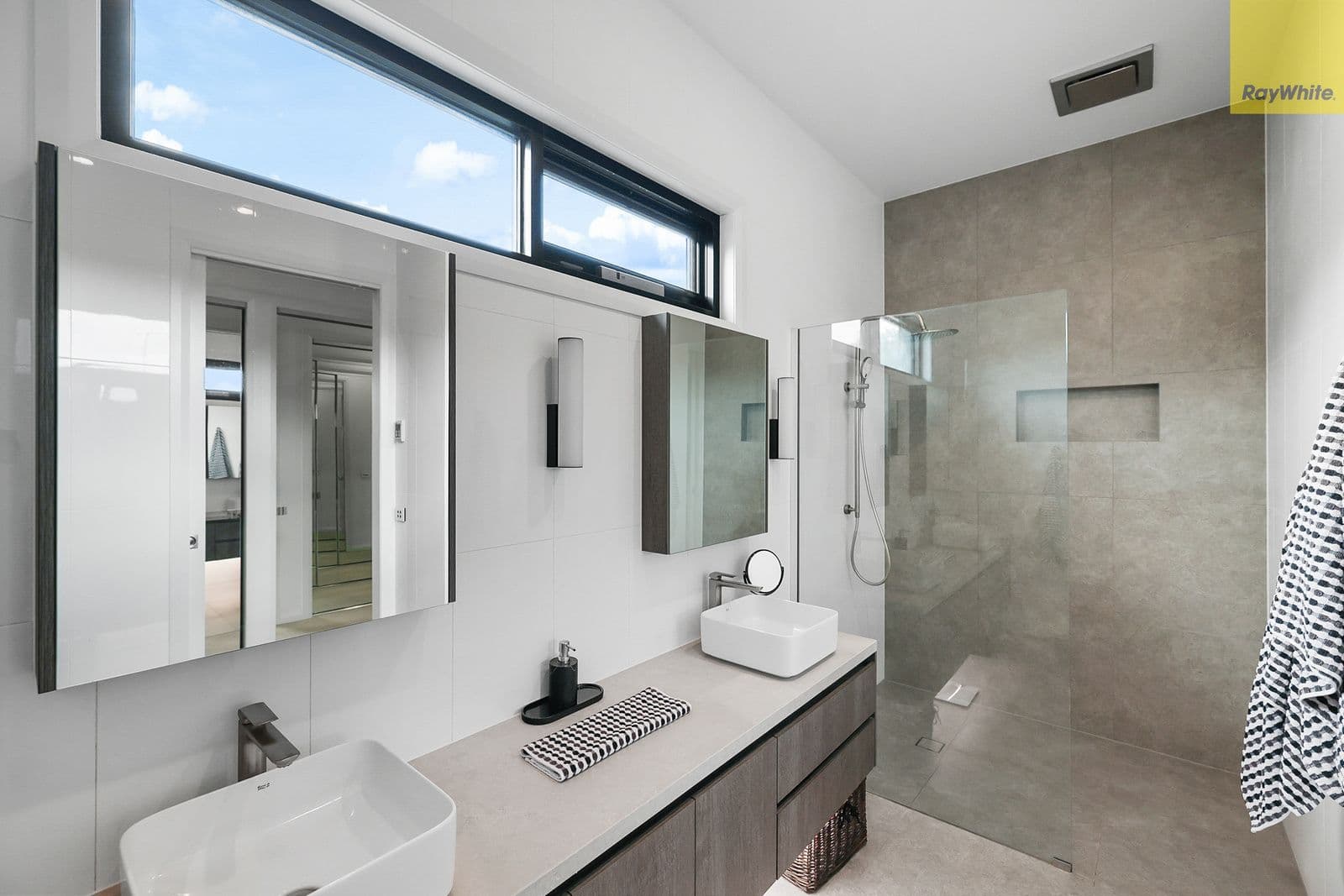 18 Links Road, Darley - Thumbnail 7