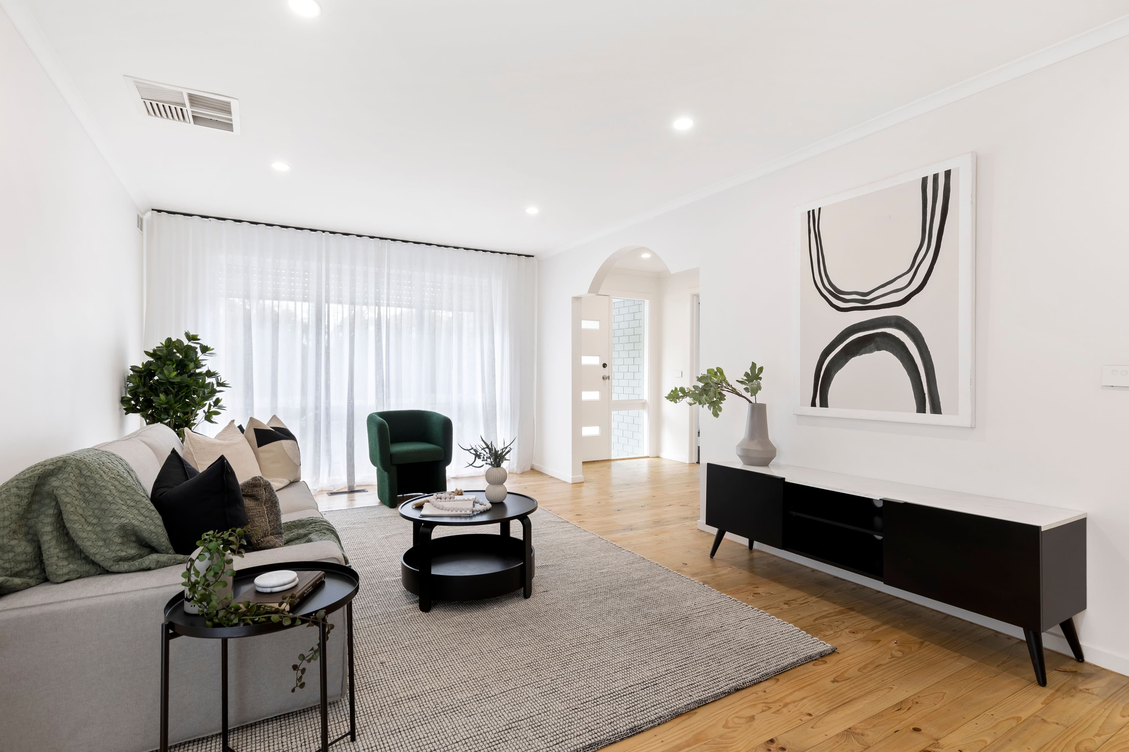 231 Elizabeth Drive, Sunbury VIC 3429, Sunbury - Thumbnail 2