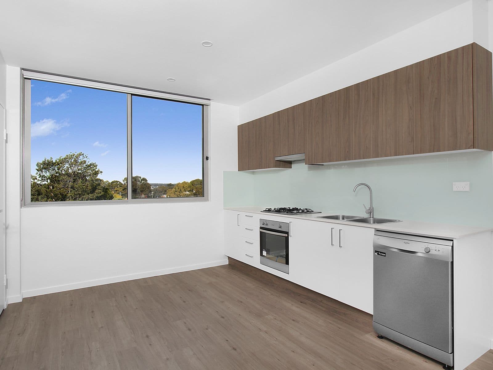13 Weyland Street, Punchbowl - Thumbnail 2