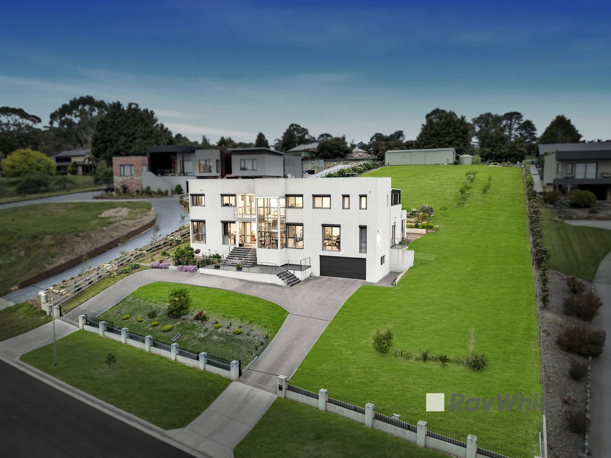 17-19 Peak Drive, Harkaway VIC 3806, Harkaway - Thumbnail 2