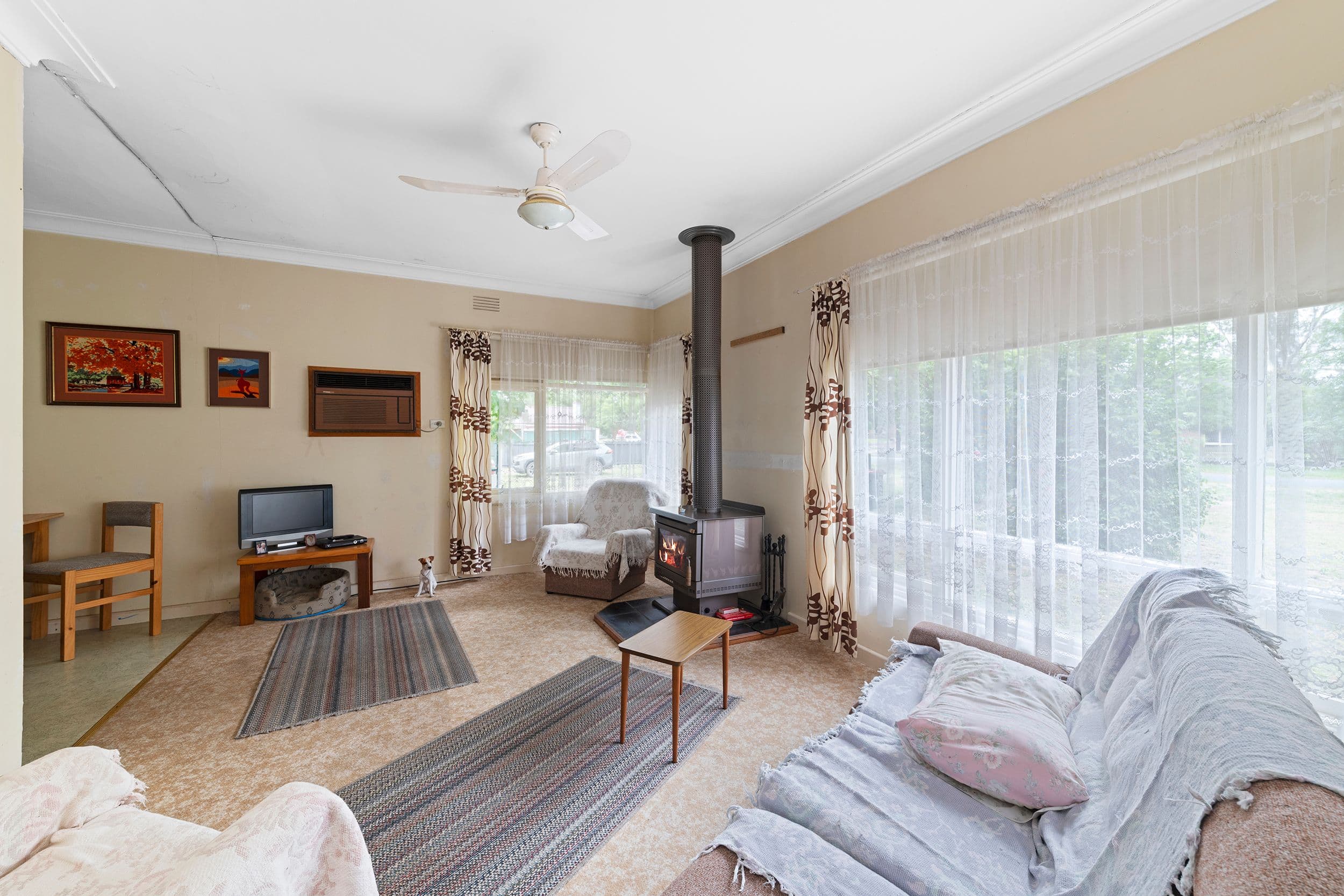 92 Wright Street, Heathcote VIC 3523, Heathcote - Thumbnail 2